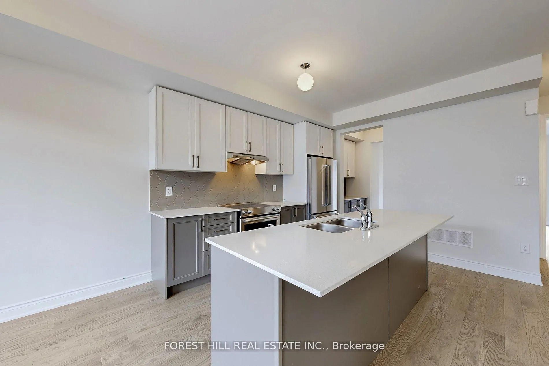Photo 9 of 220 Tennant Circle, Vaughan, Vellore Village — HOMEH