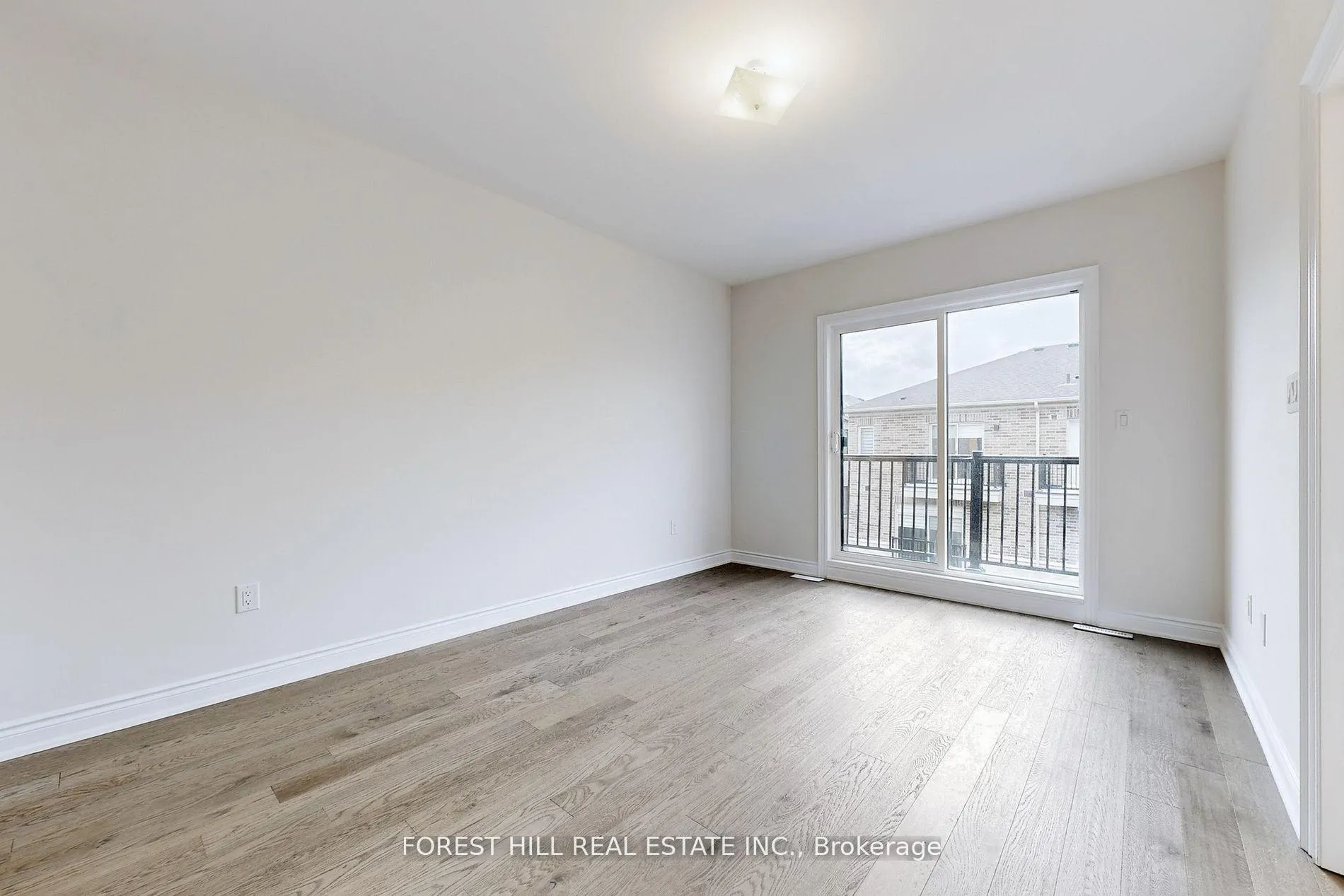 Photo 13 of 220 Tennant Circle, Vaughan, Vellore Village — HOMEH