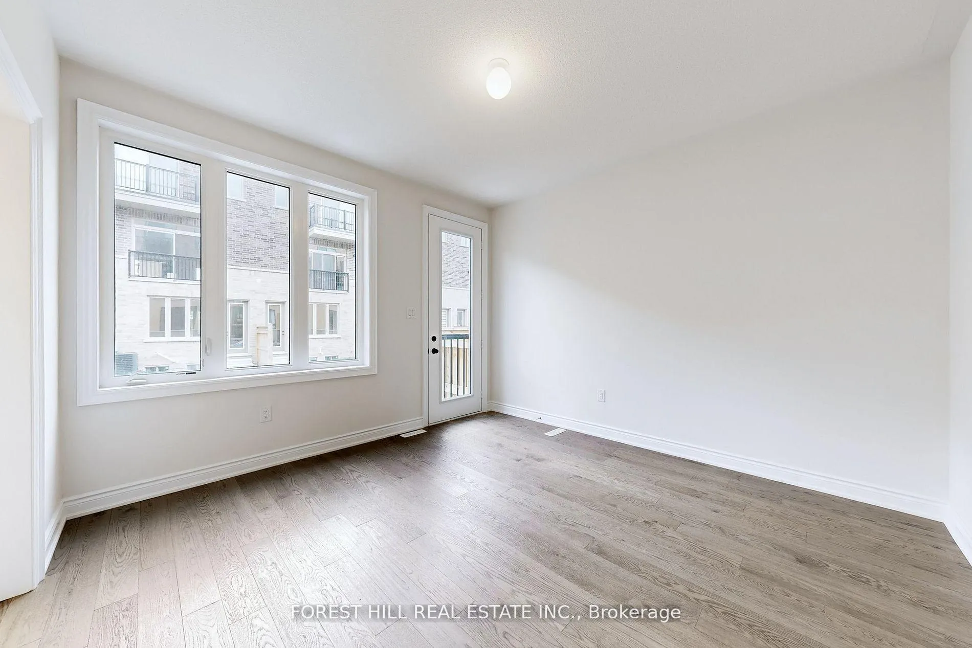 Photo 25 of 220 Tennant Circle, Vaughan, Vellore Village — HOMEH