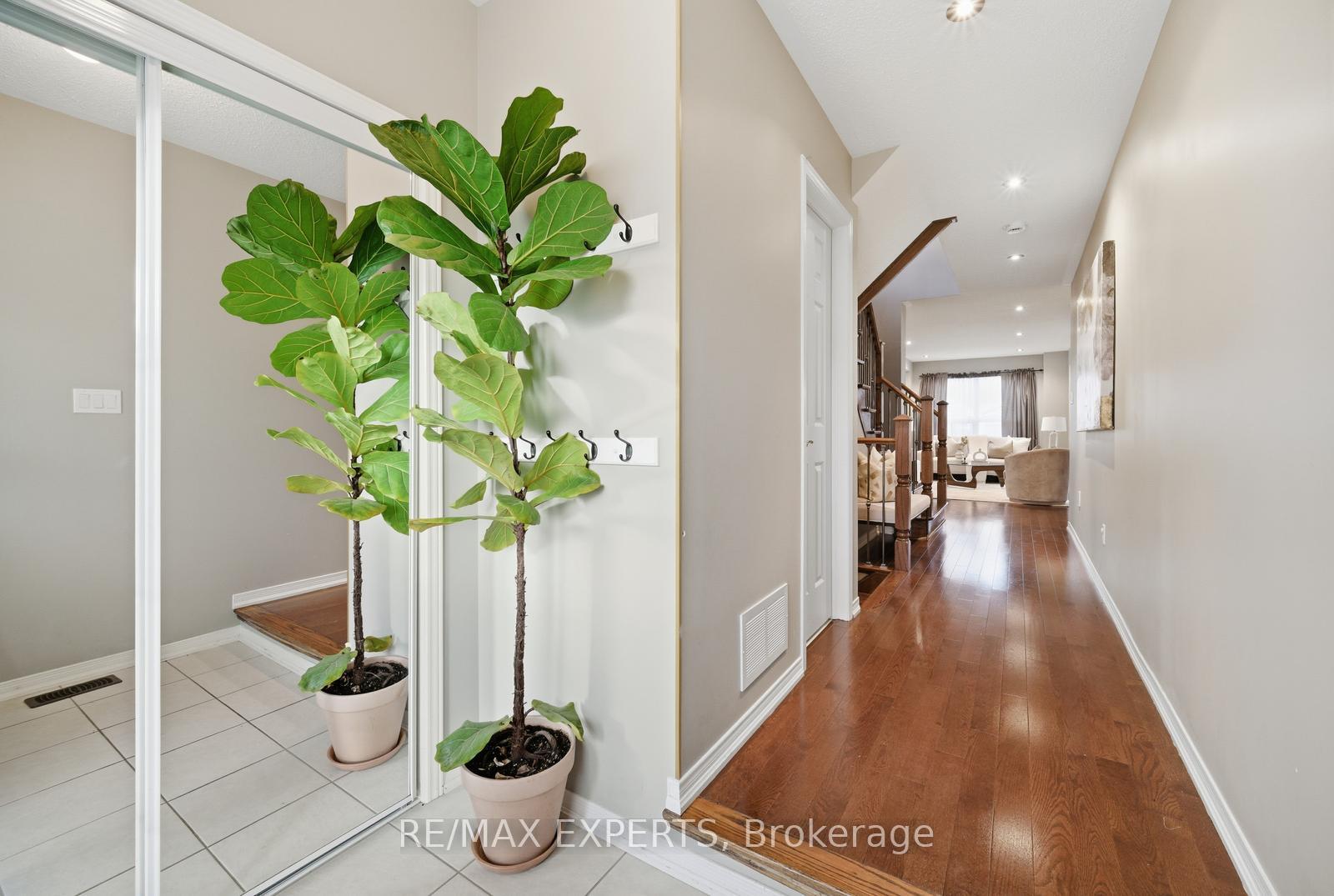Photo 6 of 39 Manordale Crescent, Vaughan, Vellore Village — HOMEH