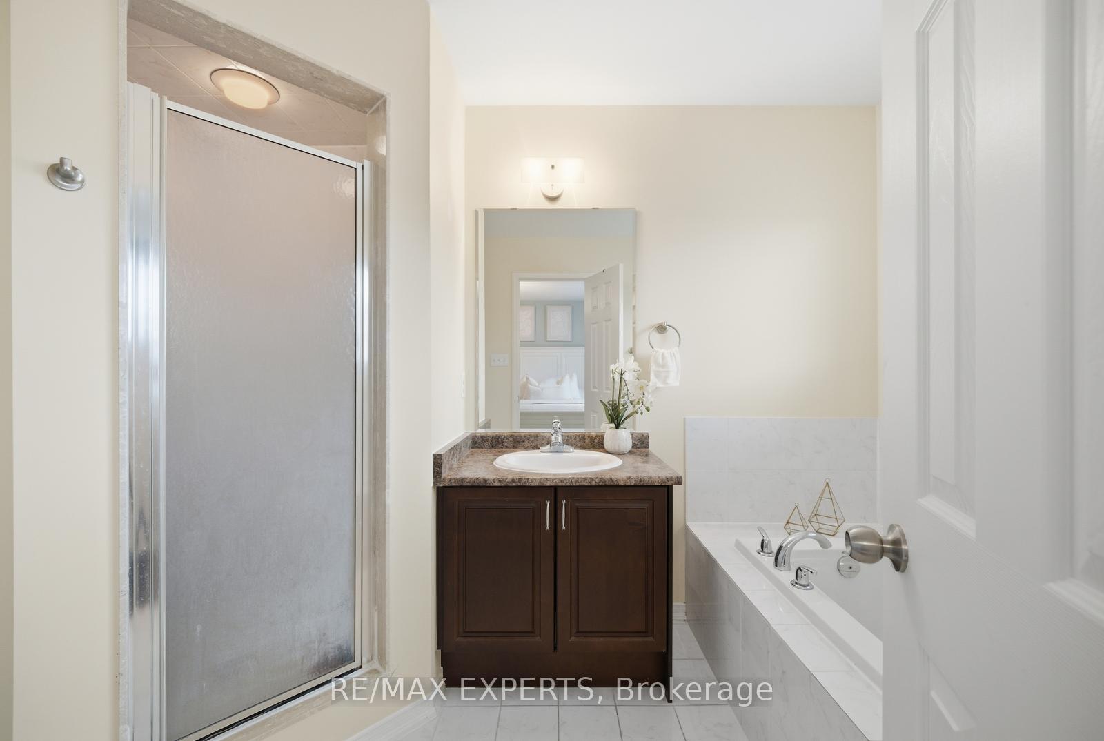 Photo 23 of 39 Manordale Crescent, Vaughan, Vellore Village — HOMEH
