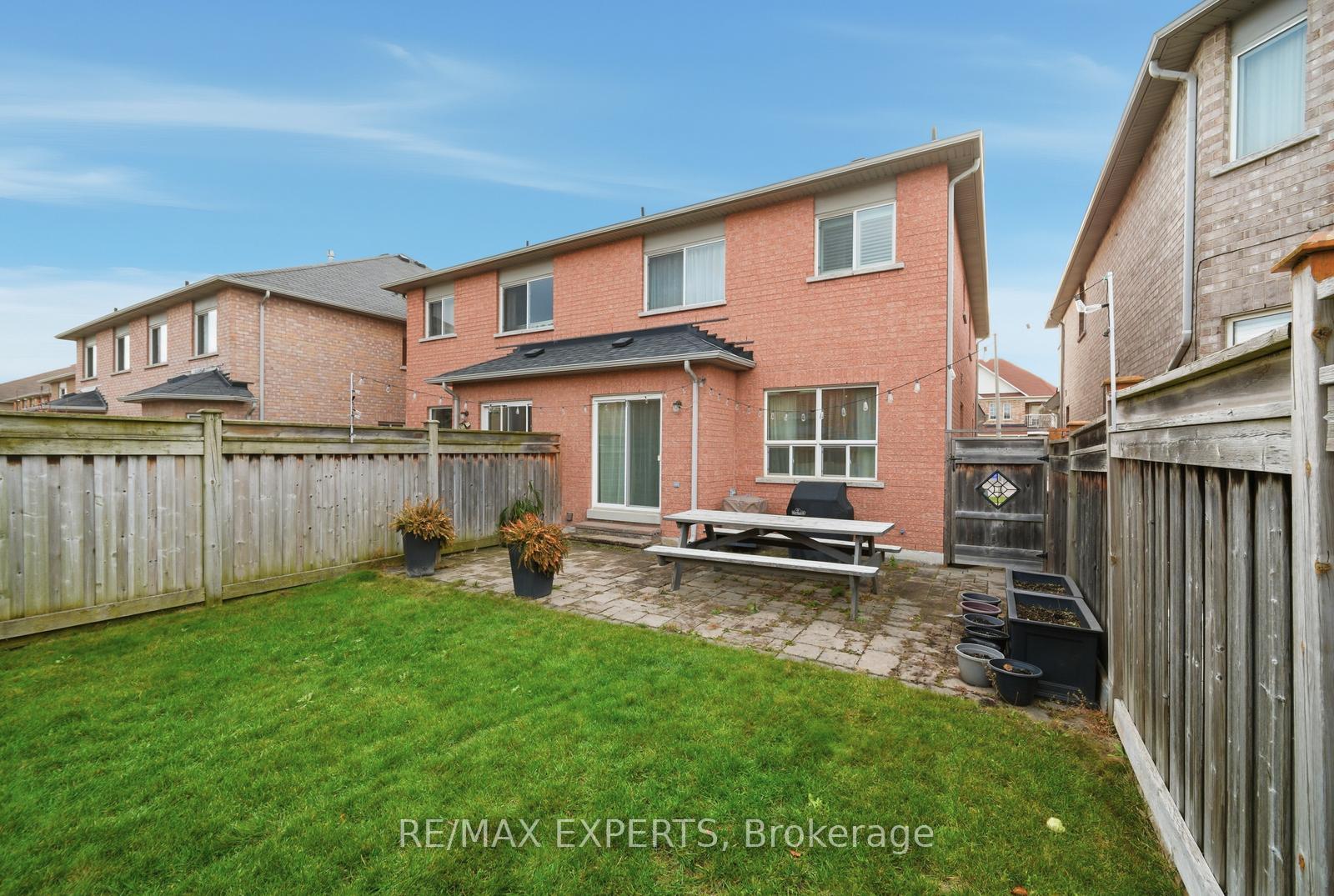 Photo 32 of 39 Manordale Crescent, Vaughan, Vellore Village — HOMEH