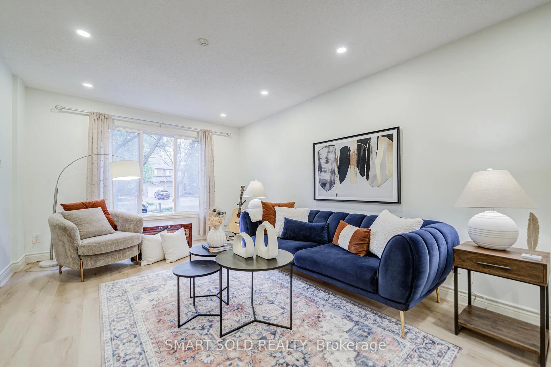 Photo 4 of 47 Colleen Street, Vaughan, Crestwood-Springfarm-Yorkhill — HOMEH
