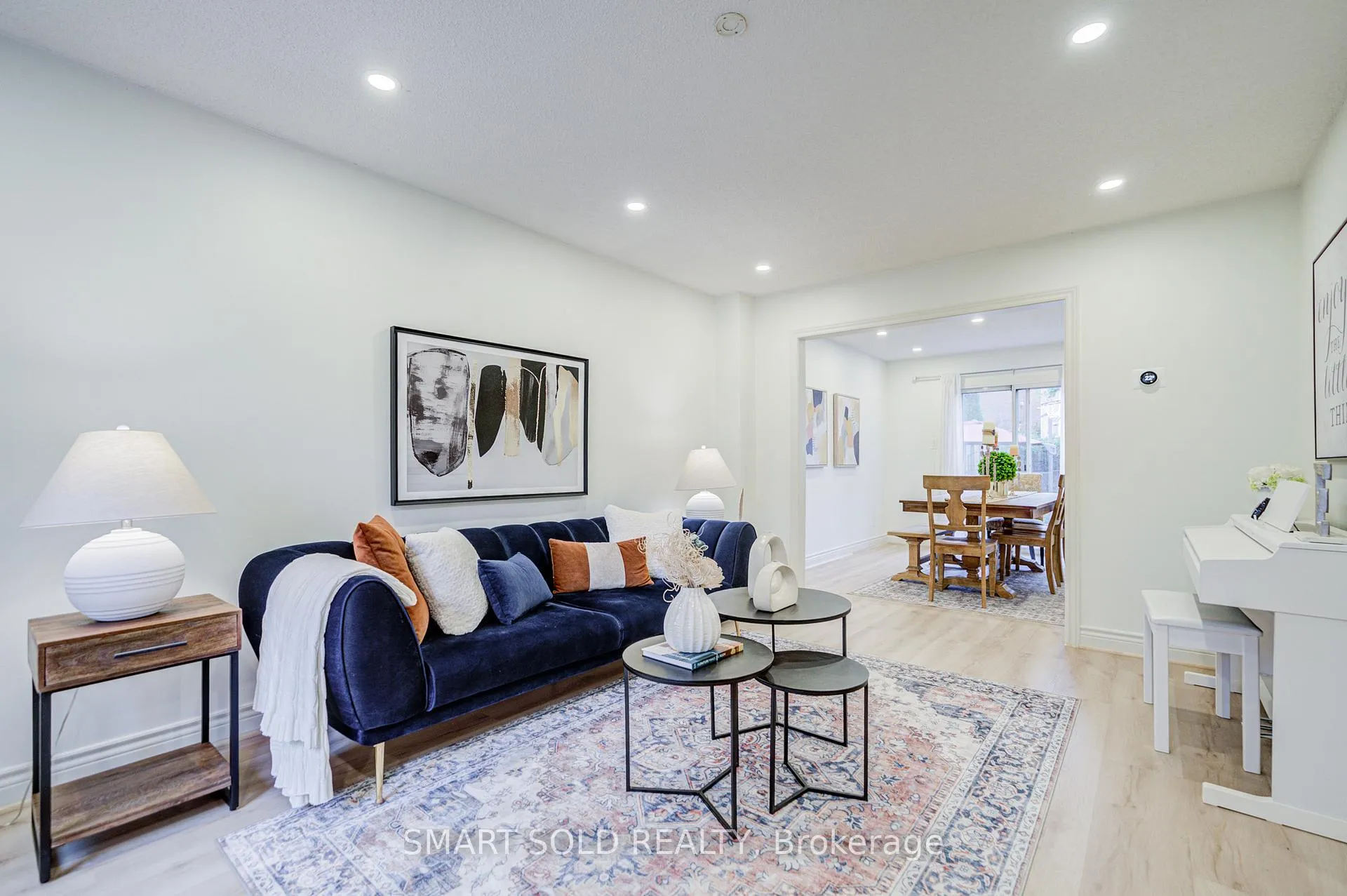 Photo 5 of 47 Colleen Street, Vaughan, Crestwood-Springfarm-Yorkhill — HOMEH