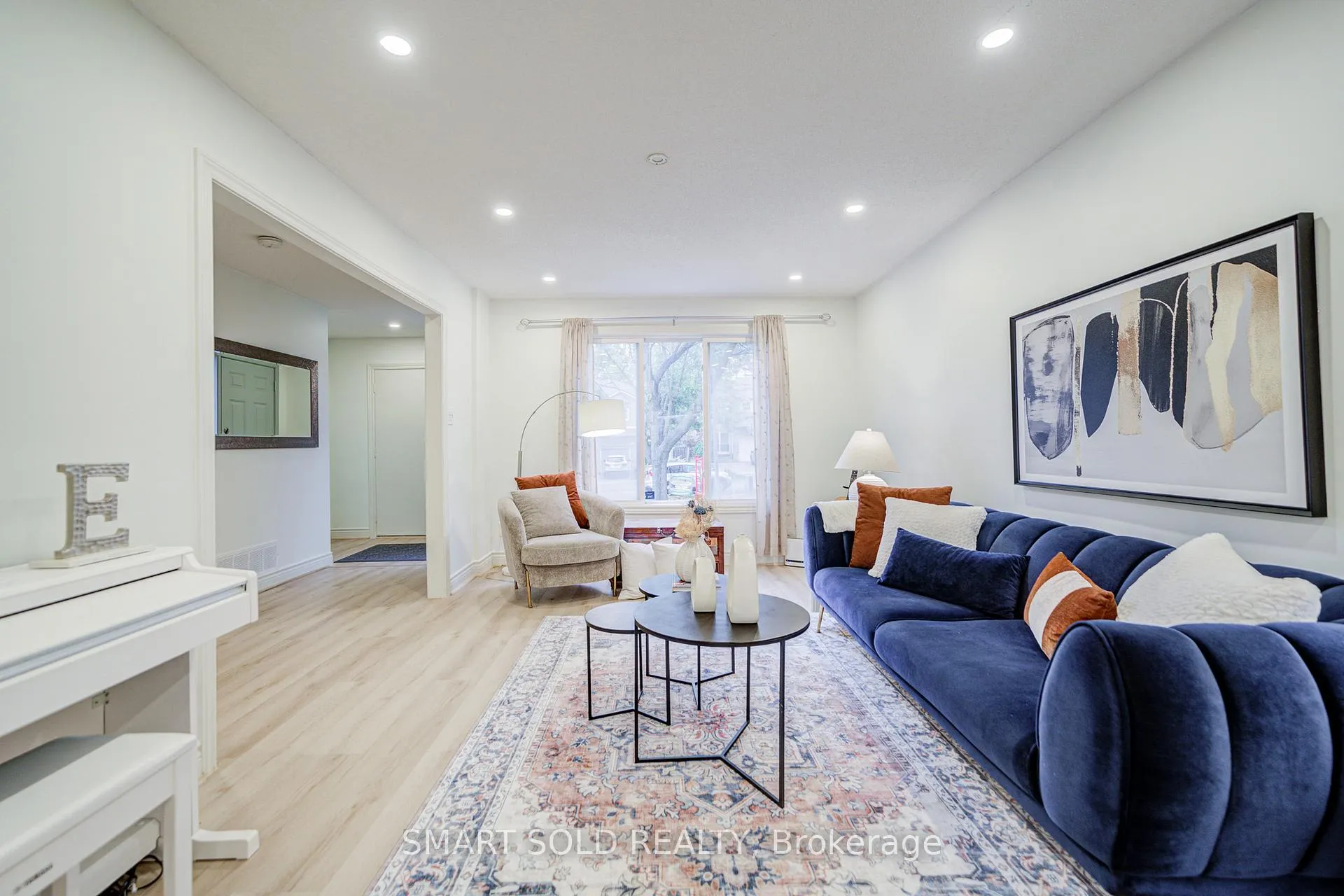 Photo 6 of 47 Colleen Street, Vaughan, Crestwood-Springfarm-Yorkhill — HOMEH