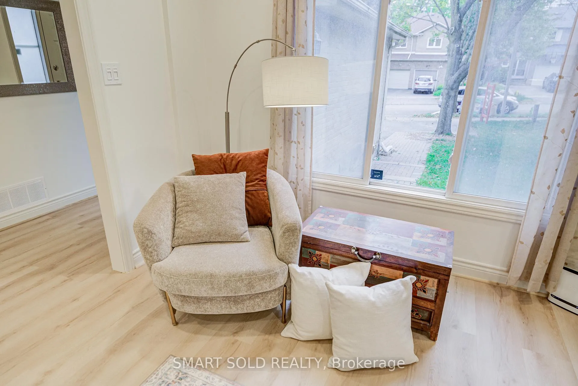 Photo 8 of 47 Colleen Street, Vaughan, Crestwood-Springfarm-Yorkhill — HOMEH