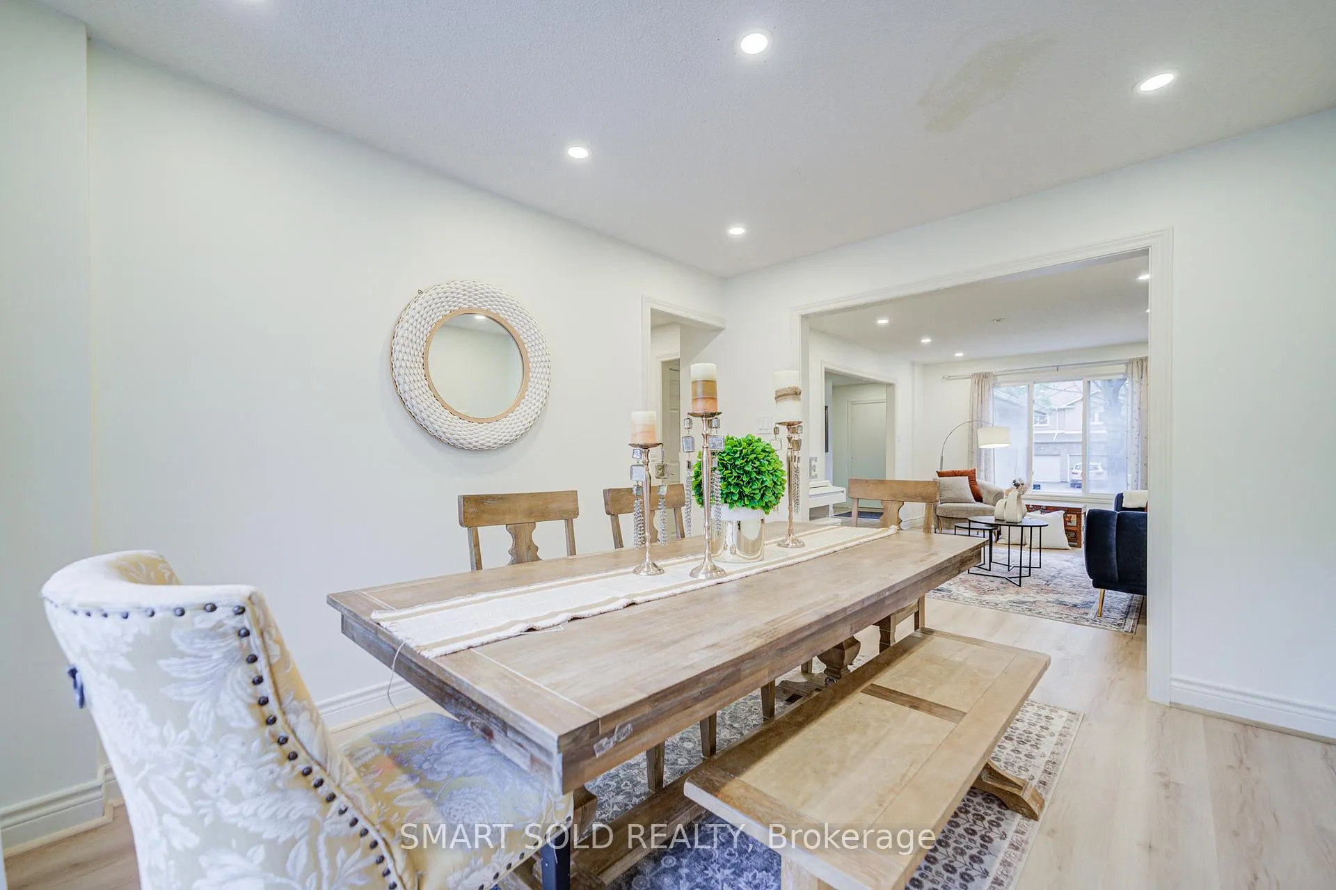 Photo 11 of 47 Colleen Street, Vaughan, Crestwood-Springfarm-Yorkhill — HOMEH