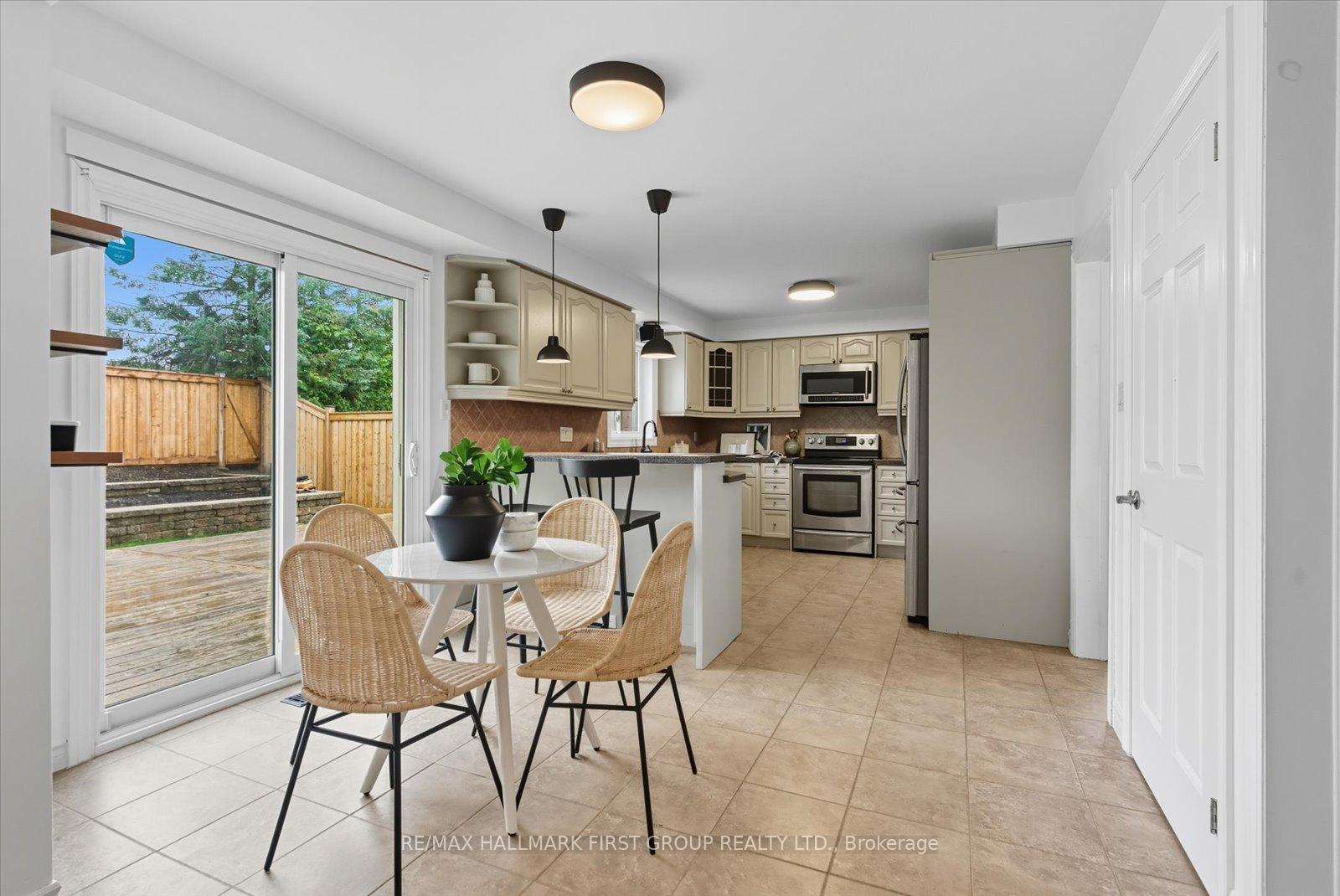 Photo 7 of 37 Enzo Crescent, Uxbridge — HOMEH