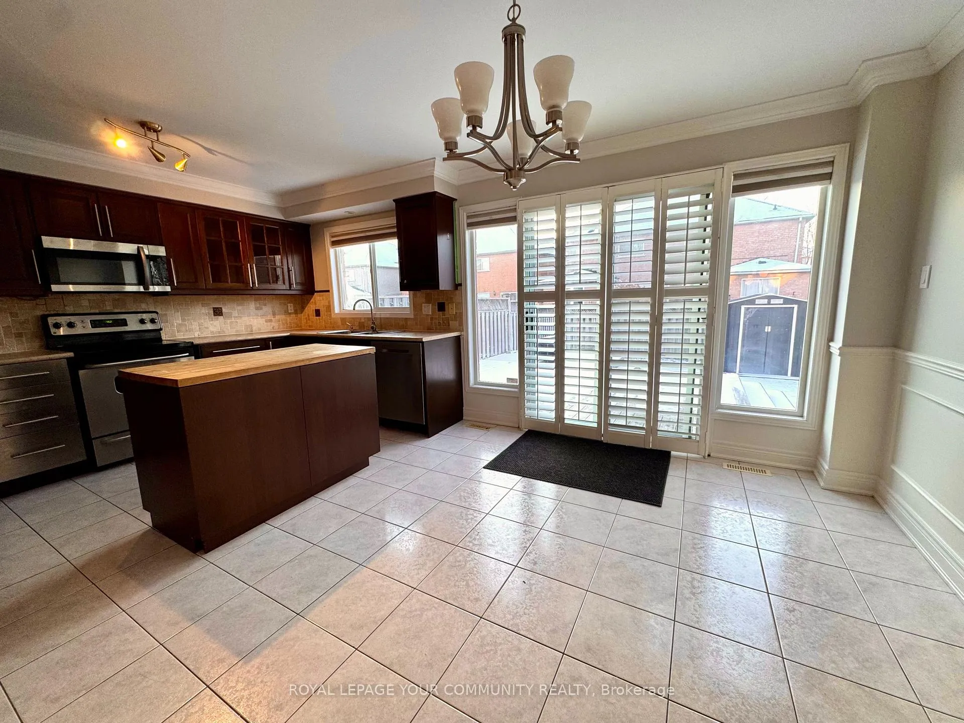 Photo 3 of 20 La Neve Avenue, Vaughan, Sonoma Heights — HOMEH