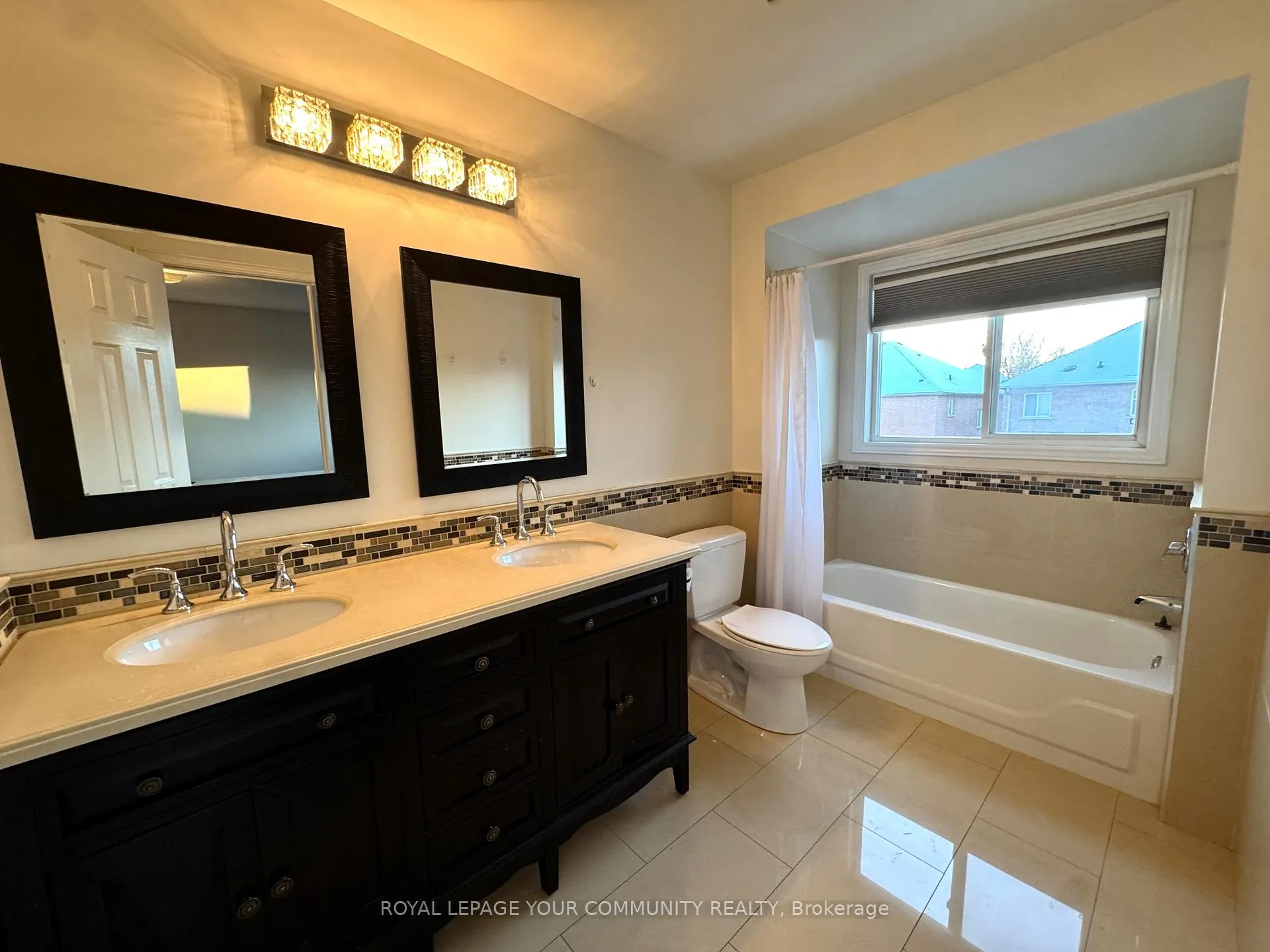 Photo 16 of 20 La Neve Avenue, Vaughan, Sonoma Heights — HOMEH