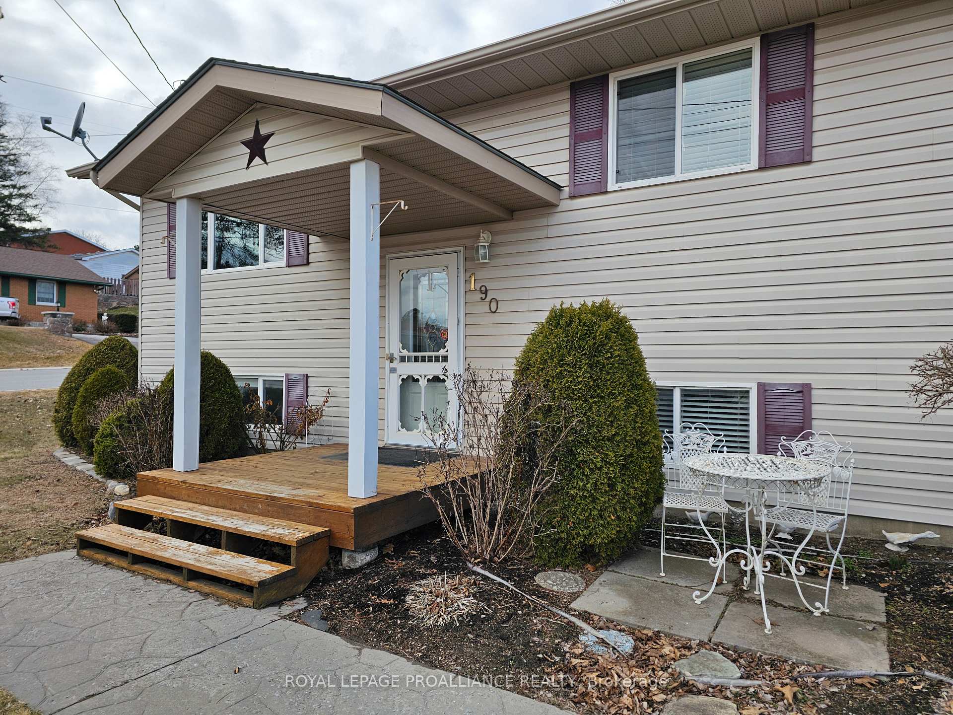 Photo 3 of 190 Pomeroy Avenue, Tweed, Tweed (Village) — HOMEH