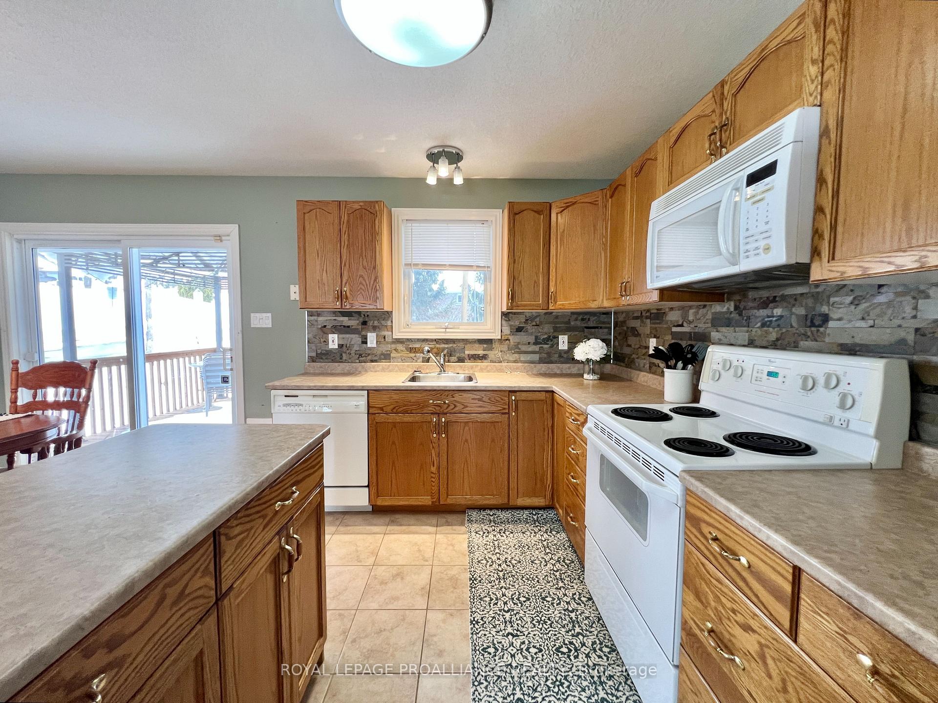 Photo 11 of 190 Pomeroy Avenue, Tweed, Tweed (Village) — HOMEH
