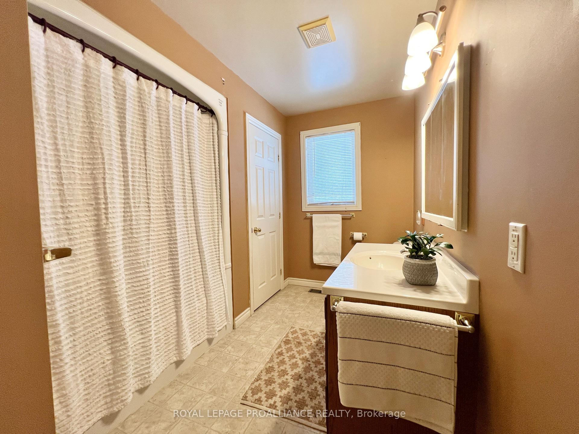 Photo 16 of 190 Pomeroy Avenue, Tweed, Tweed (Village) — HOMEH
