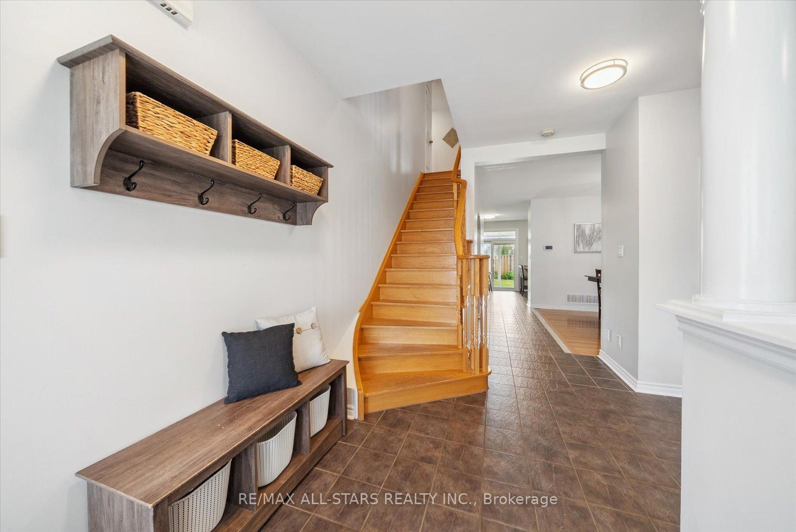 Photo 3 of 102 Herrema Boulevard, Uxbridge — HOMEH