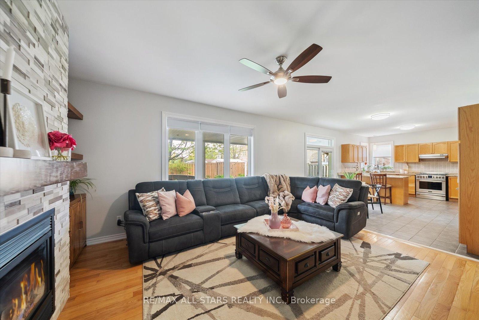 Photo 15 of 102 Herrema Boulevard, Uxbridge — HOMEH