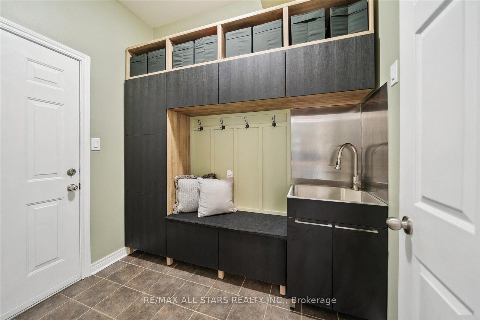 Photo 17 of 102 Herrema Boulevard, Uxbridge — HOMEH