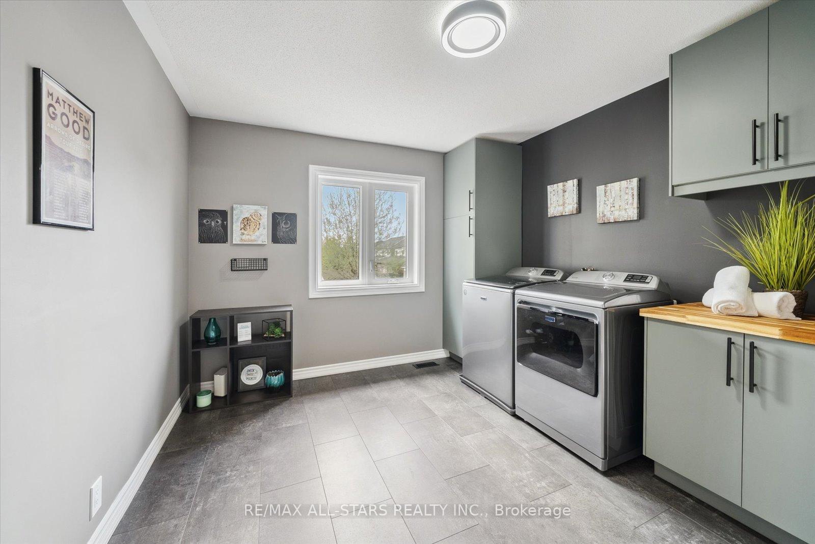 Photo 32 of 102 Herrema Boulevard, Uxbridge — HOMEH