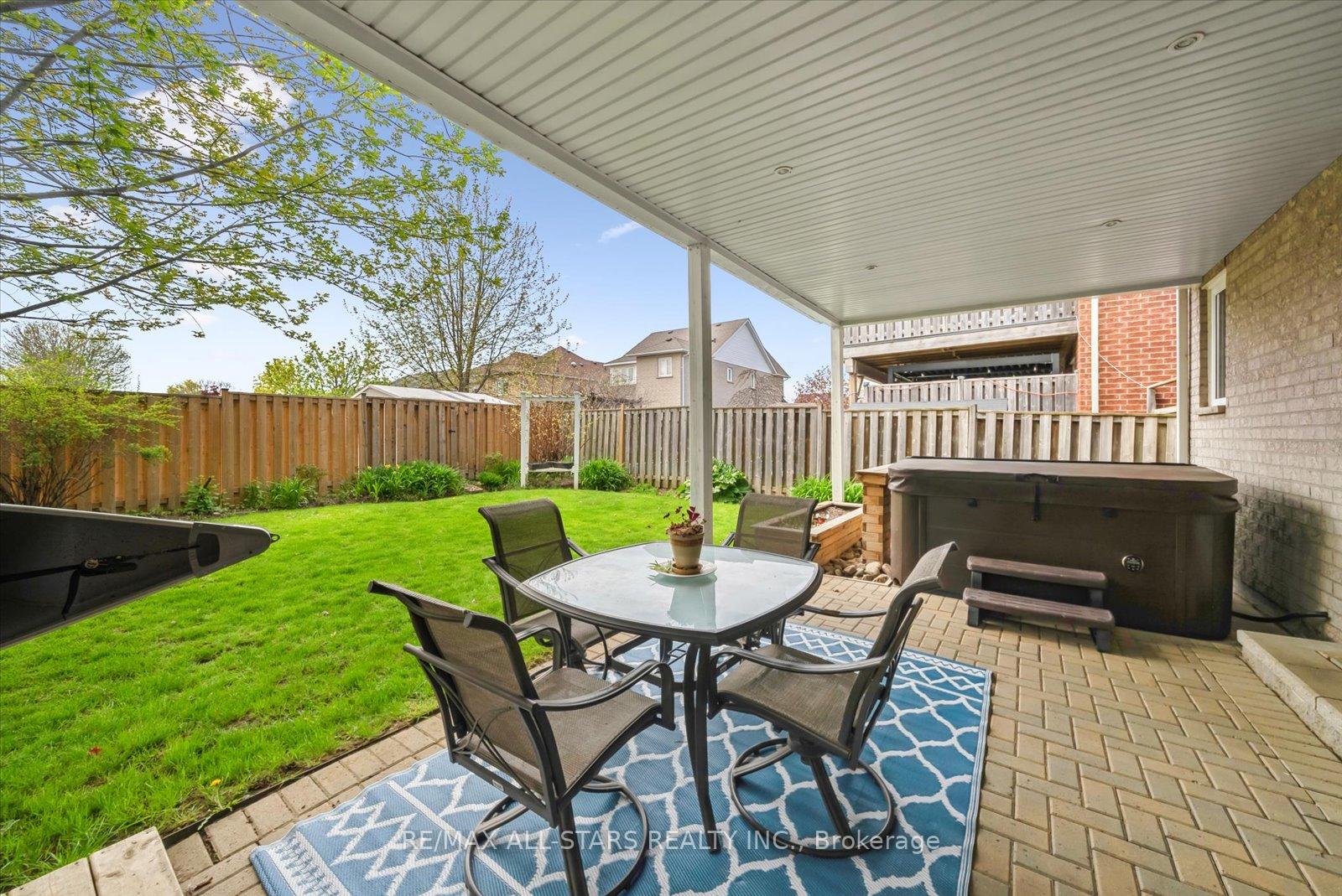 Photo 38 of 102 Herrema Boulevard, Uxbridge — HOMEH