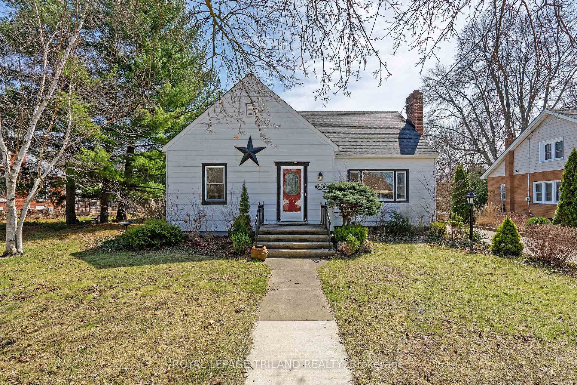 Photo 3 of 192 Queen Street, West Elgin, Rodney — HOMEH
