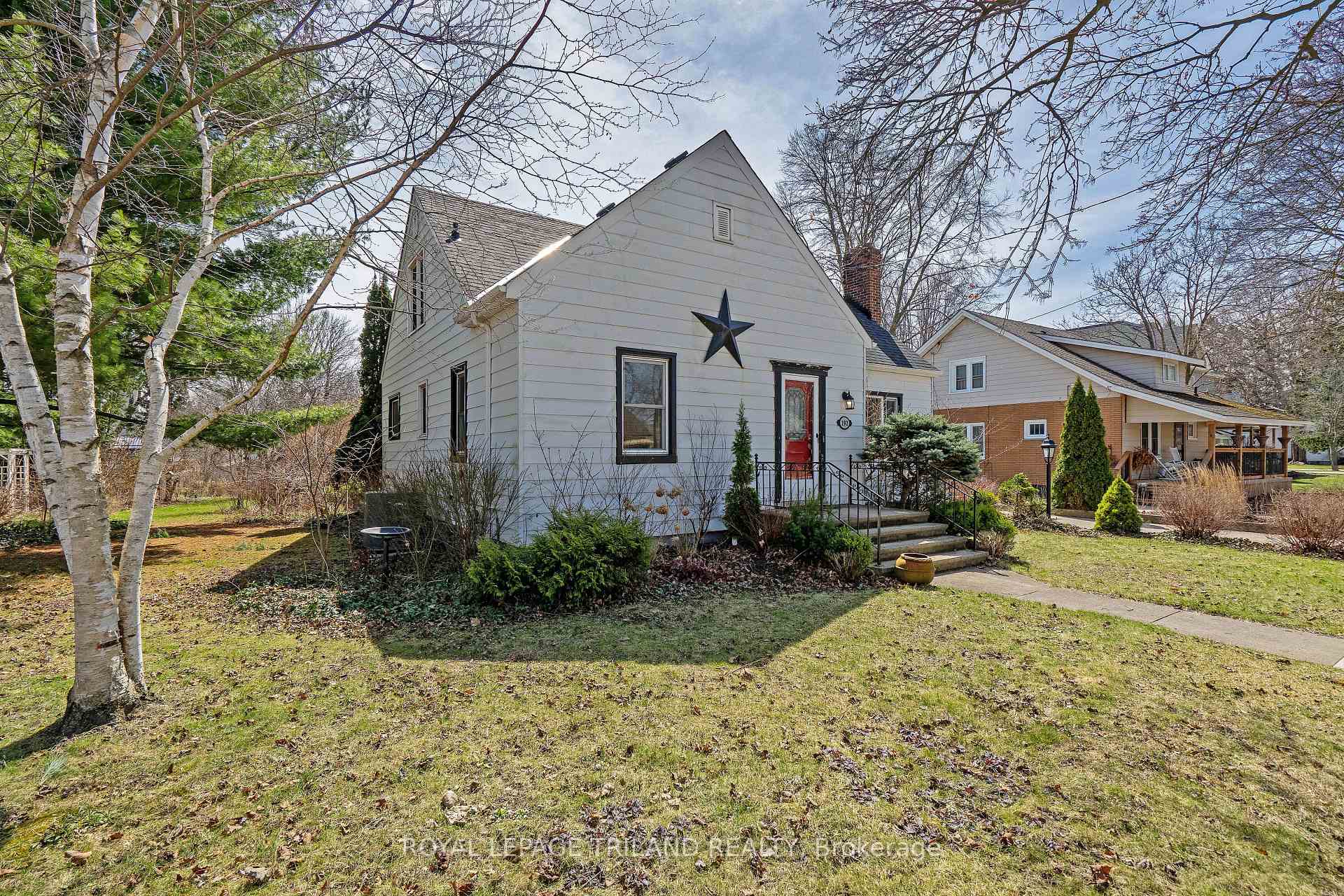 Photo 4 of 192 Queen Street, West Elgin, Rodney — HOMEH