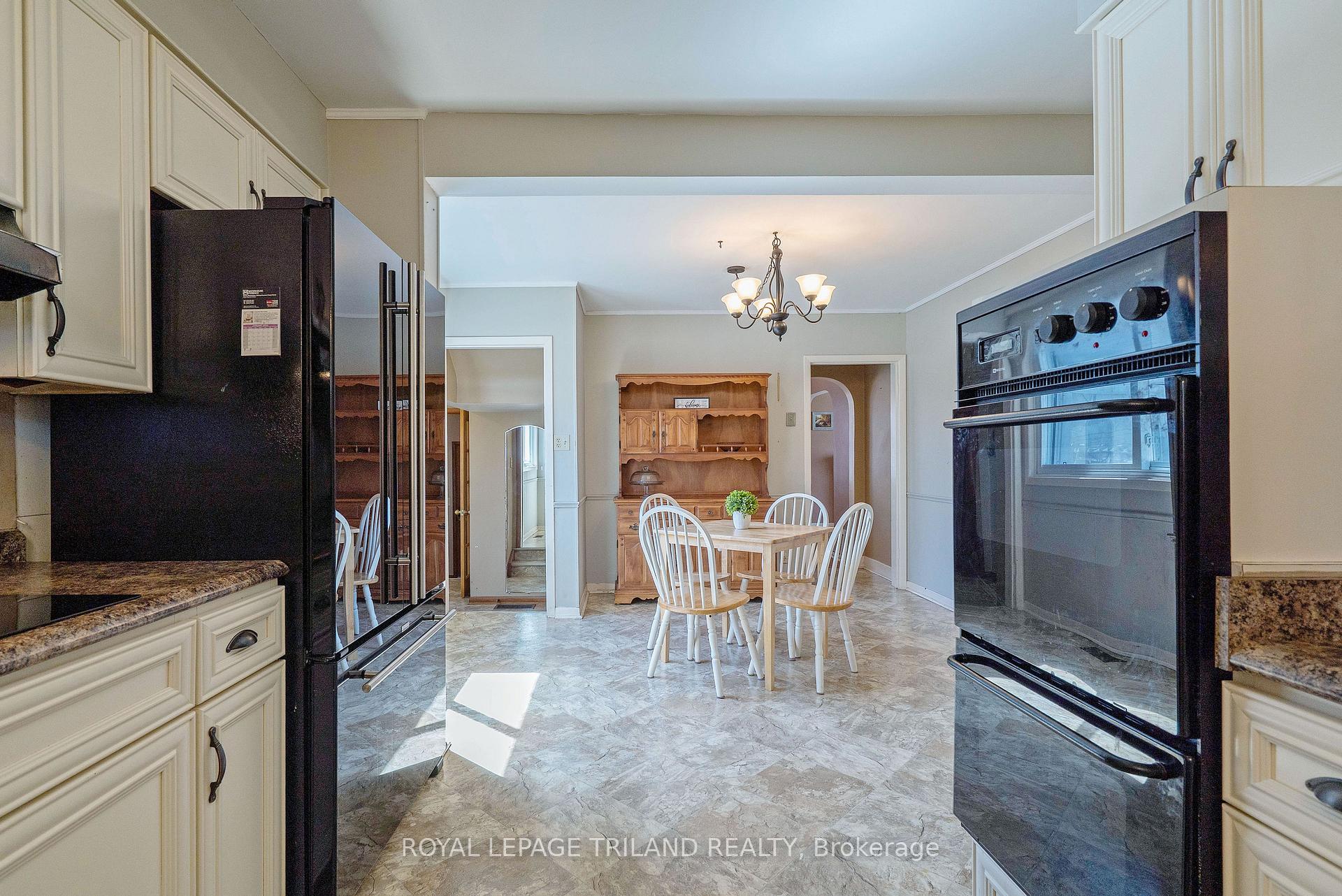 Photo 14 of 192 Queen Street, West Elgin, Rodney — HOMEH