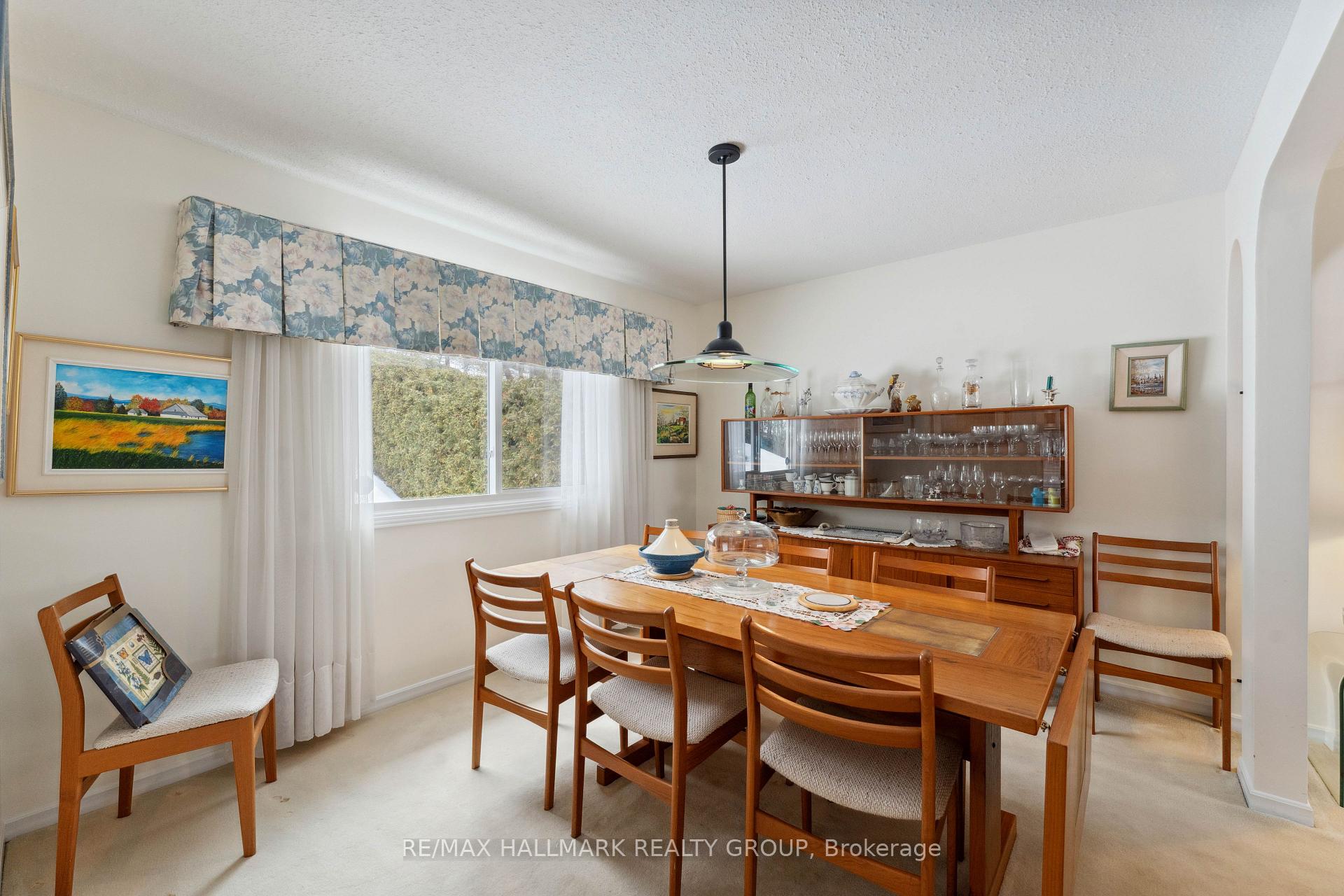 Photo 6 of 648 Gaines Drive, Ottawa, Beacon Hill North — HOMEH