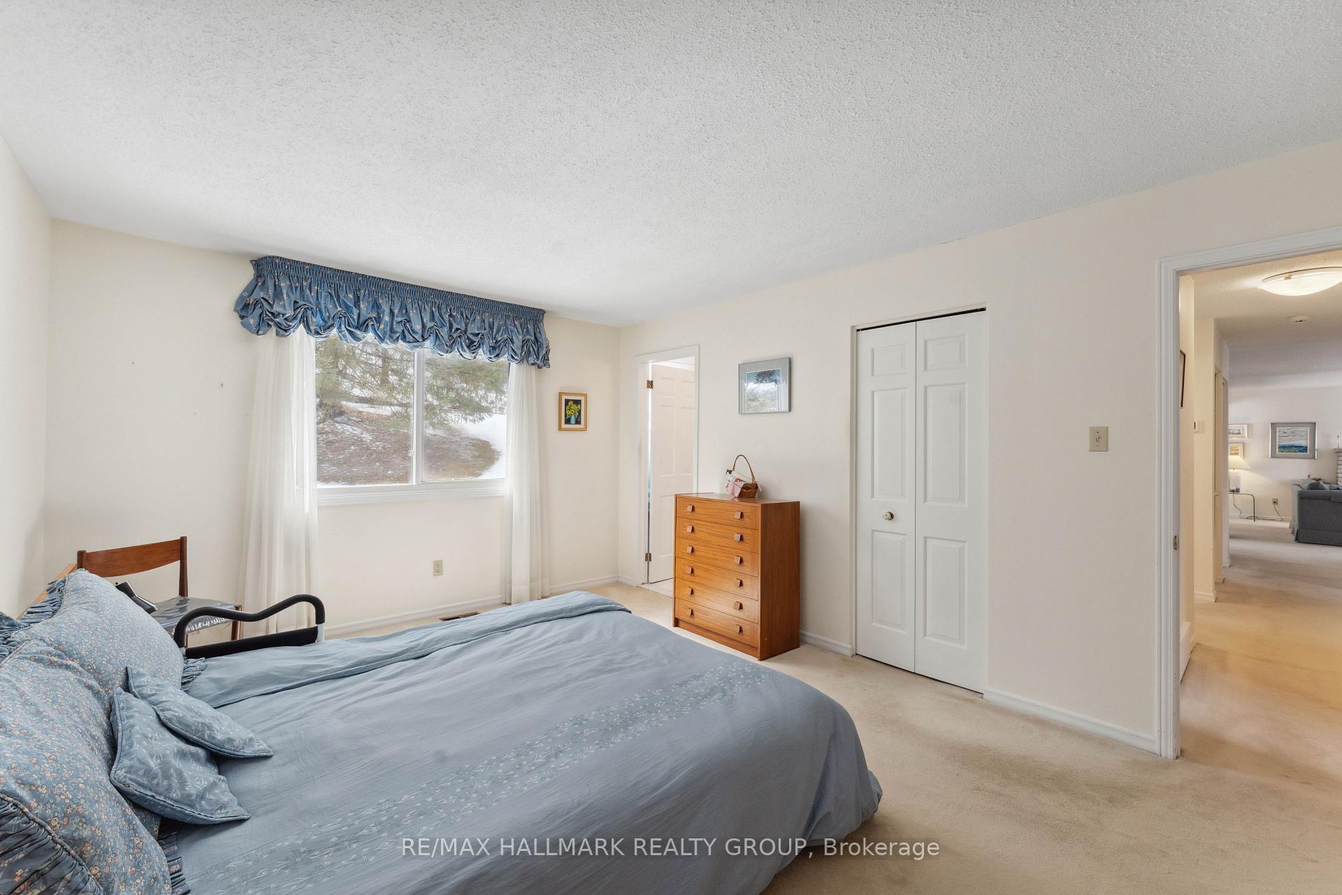 Photo 12 of 648 Gaines Drive, Ottawa, Beacon Hill North — HOMEH
