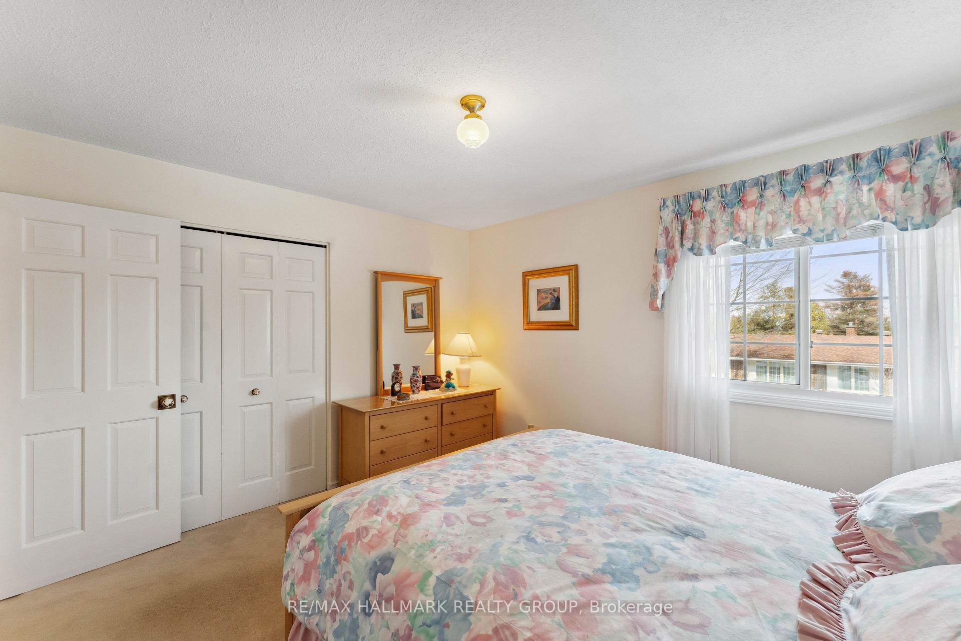 Photo 17 of 648 Gaines Drive, Ottawa, Beacon Hill North — HOMEH