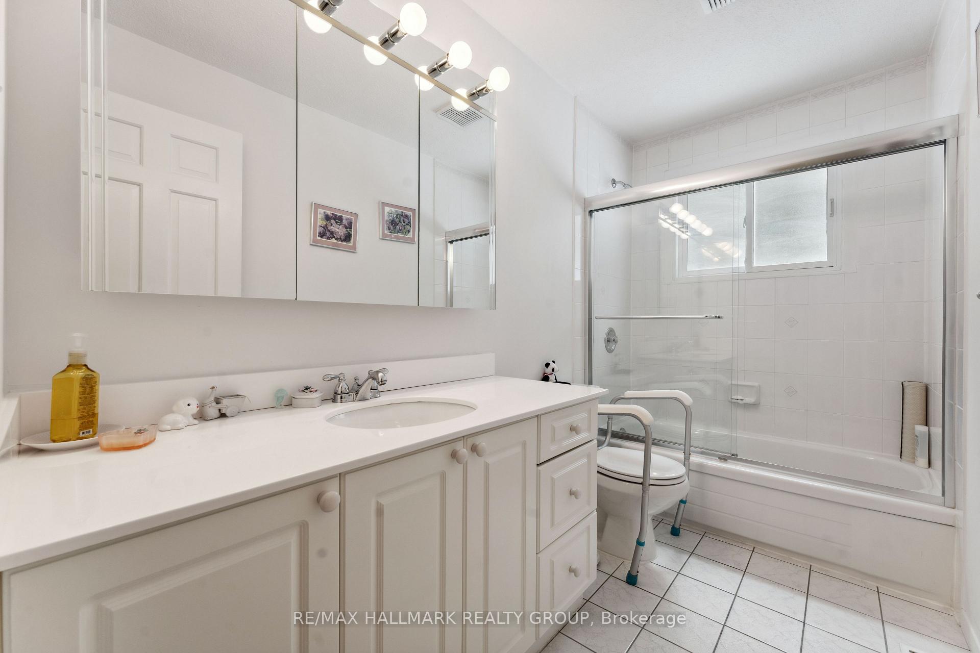 Photo 31 of 648 Gaines Drive, Ottawa, Beacon Hill North — HOMEH