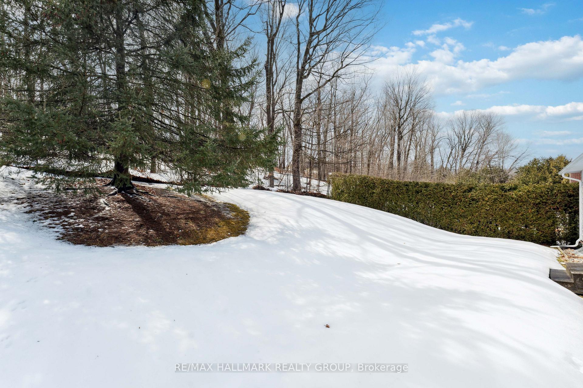 Photo 30 of 648 Gaines Drive, Ottawa, Beacon Hill North — HOMEH