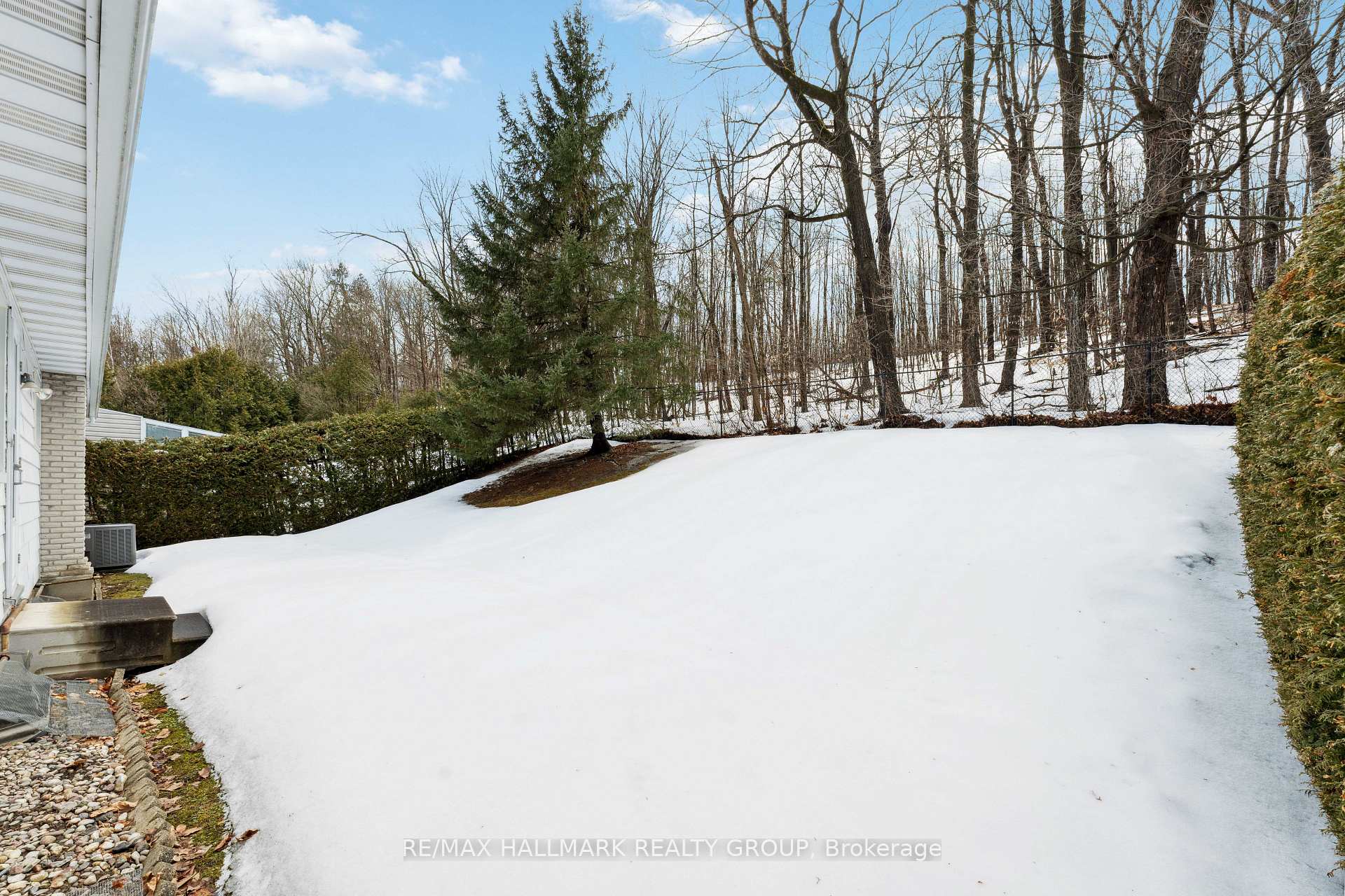 Photo 27 of 648 Gaines Drive, Ottawa, Beacon Hill North — HOMEH