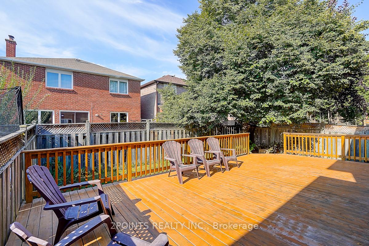 Photo 4 of 233 Brickstone Circle, Vaughan, Brownridge — HOMEH