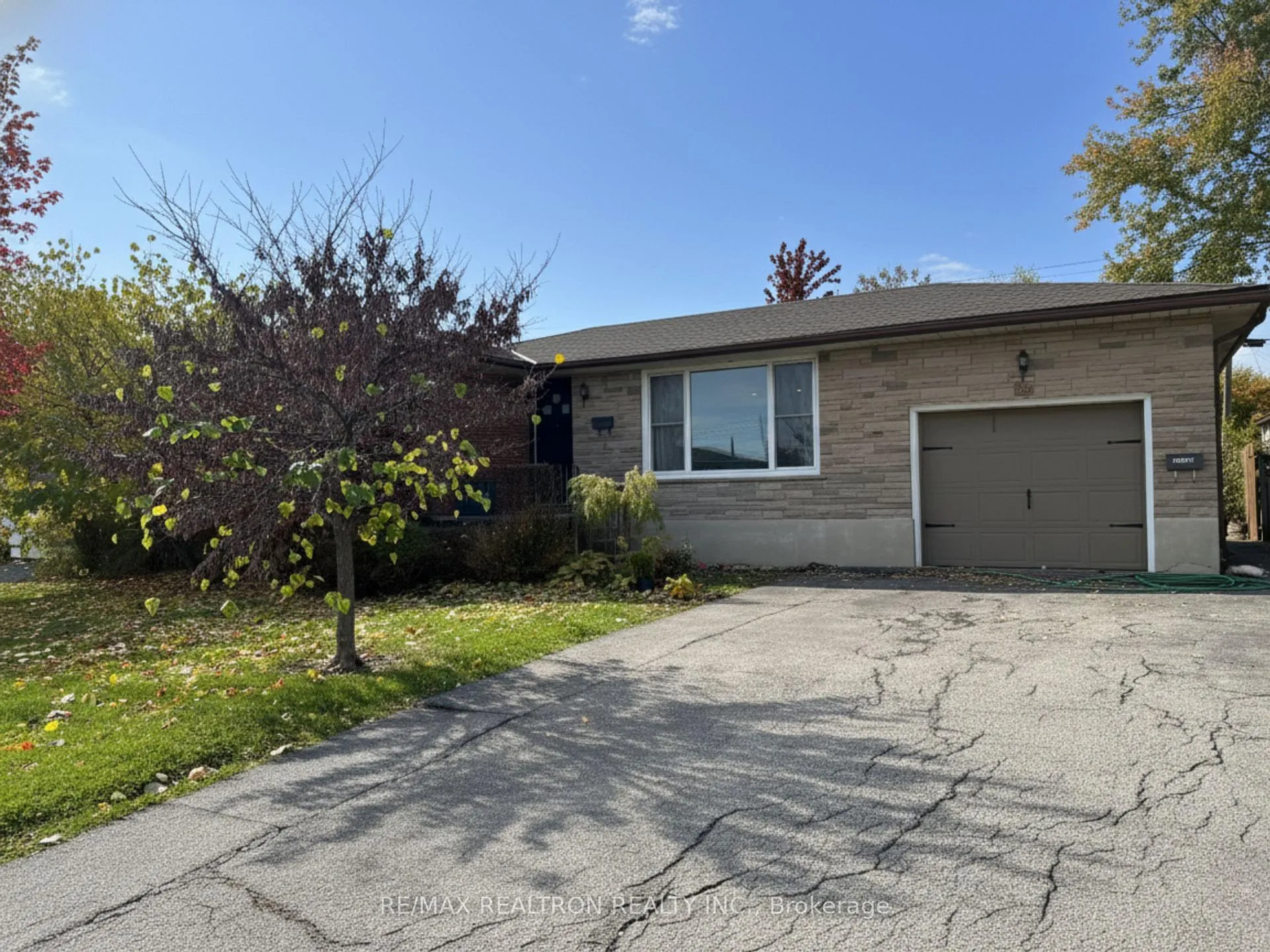 Photo 1 of Unit Main Floor, 87 Eastdale Crescent, Welland, Lincoln/Crowland — HOMEH