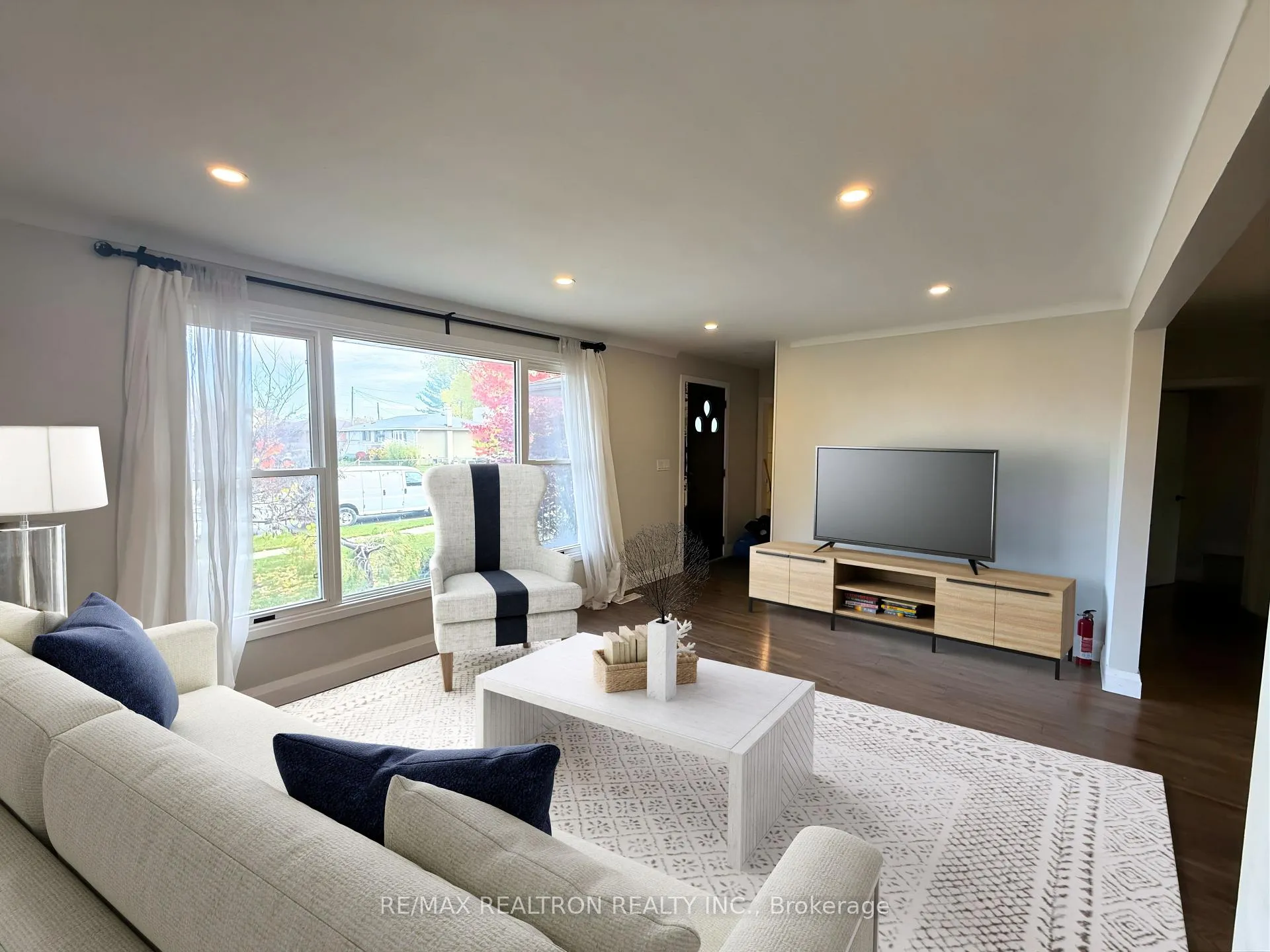 Photo 3 of Unit Main Floor, 87 Eastdale Crescent, Welland, Lincoln/Crowland — HOMEH