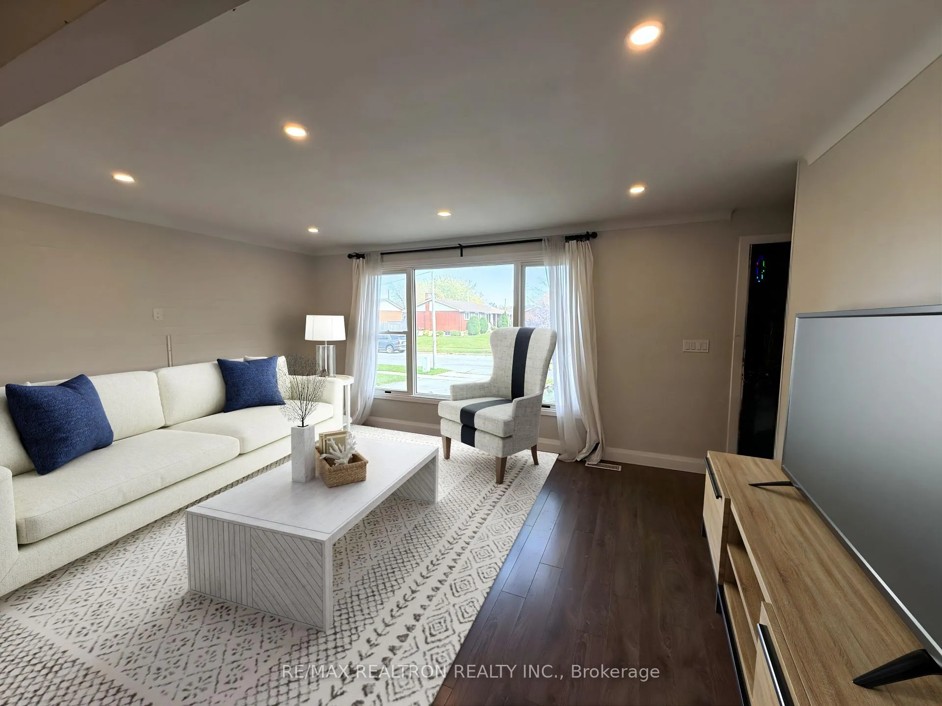 Photo 4 of Unit Main Floor, 87 Eastdale Crescent, Welland, Lincoln/Crowland — HOMEH