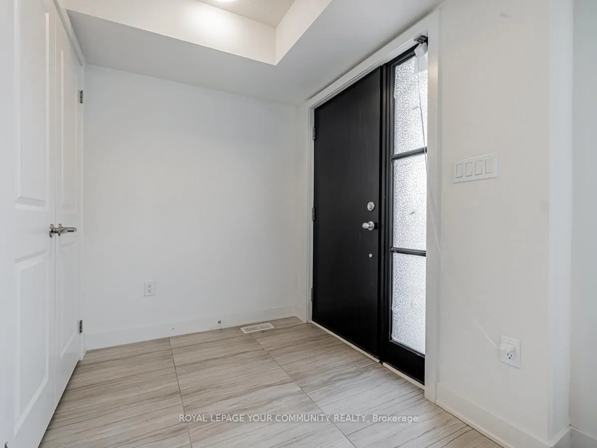 Photo 3 of 131 Carpaccio Avenue, Vaughan, Vellore Village — HOMEH