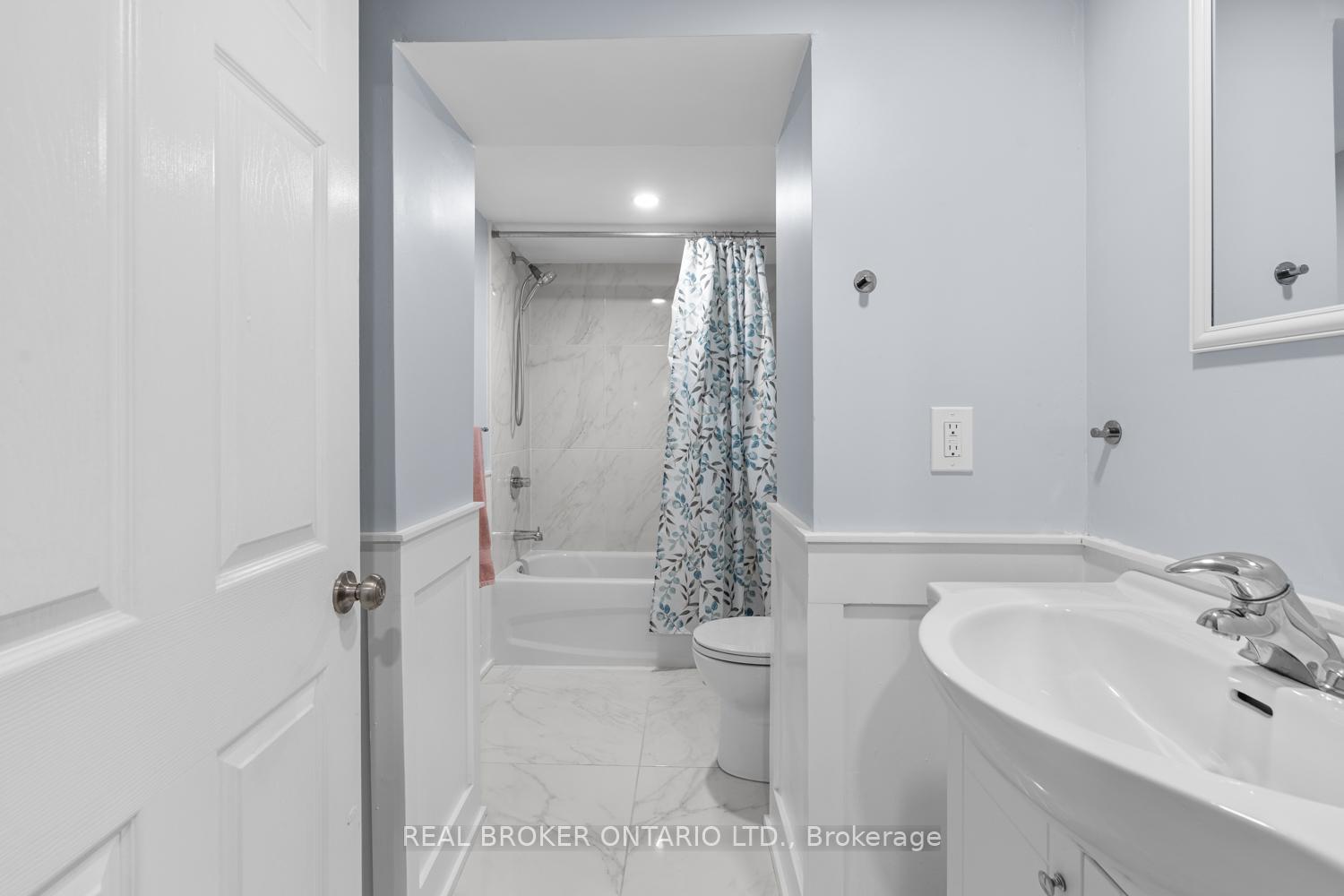 Photo 12 of Unit Bsmt, 37 Bernice Crescent, Toronto, Rockcliffe-Smythe — HOMEH
