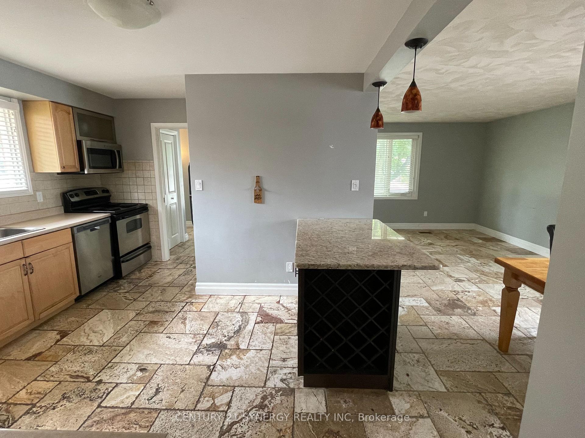 Photo 2 of Unit Upper, 275 Toll Gate Boulevard, Waterloo, Lakeshore Village — HOMEH
