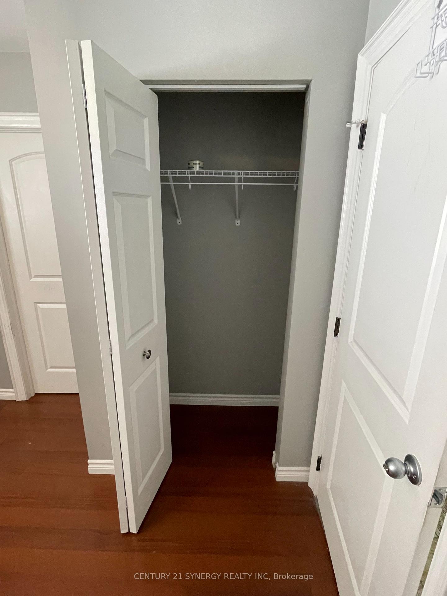 Photo 5 of Unit Upper, 275 Toll Gate Boulevard, Waterloo, Lakeshore Village — HOMEH