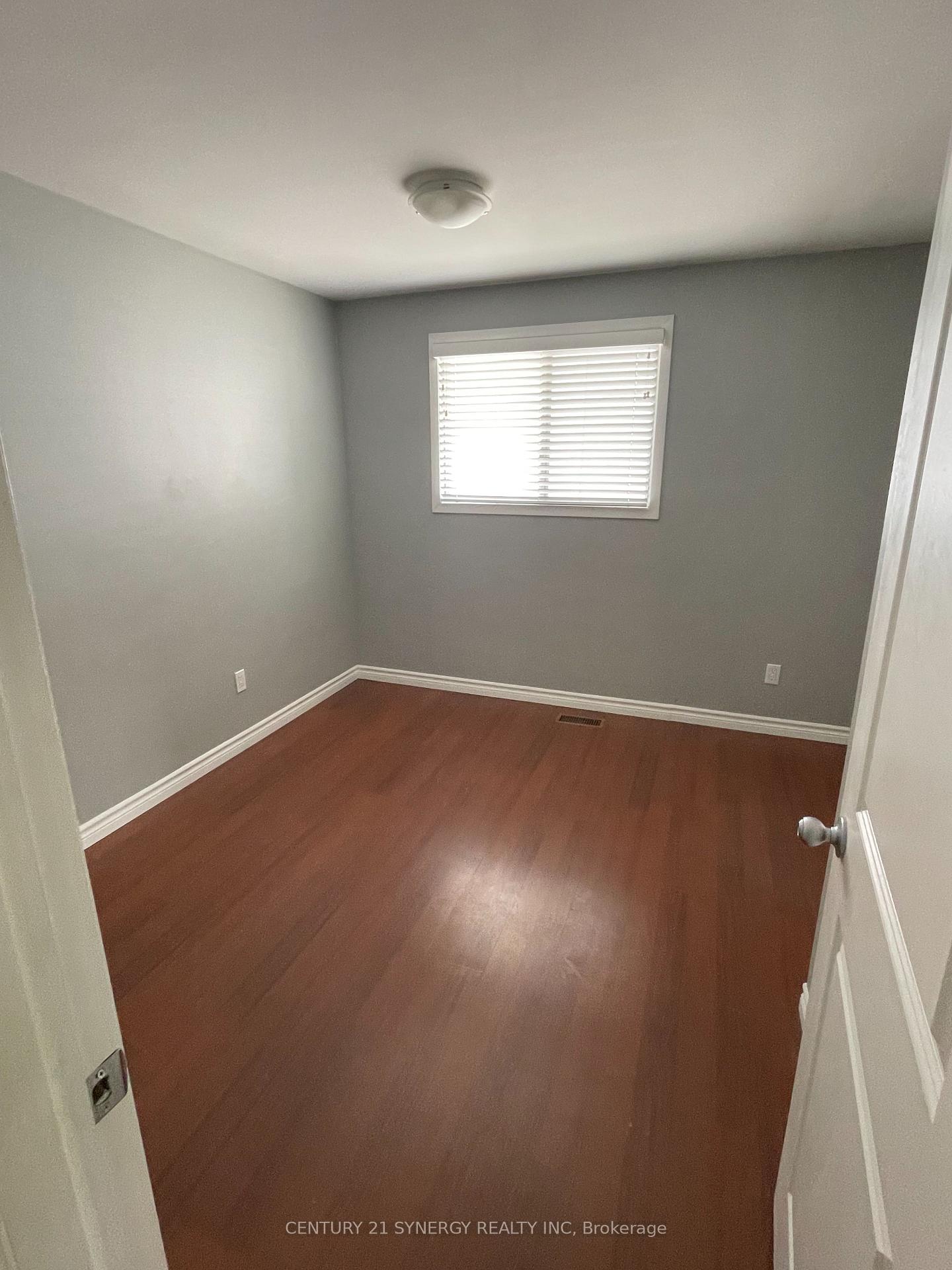 Photo 7 of Unit Upper, 275 Toll Gate Boulevard, Waterloo, Lakeshore Village — HOMEH