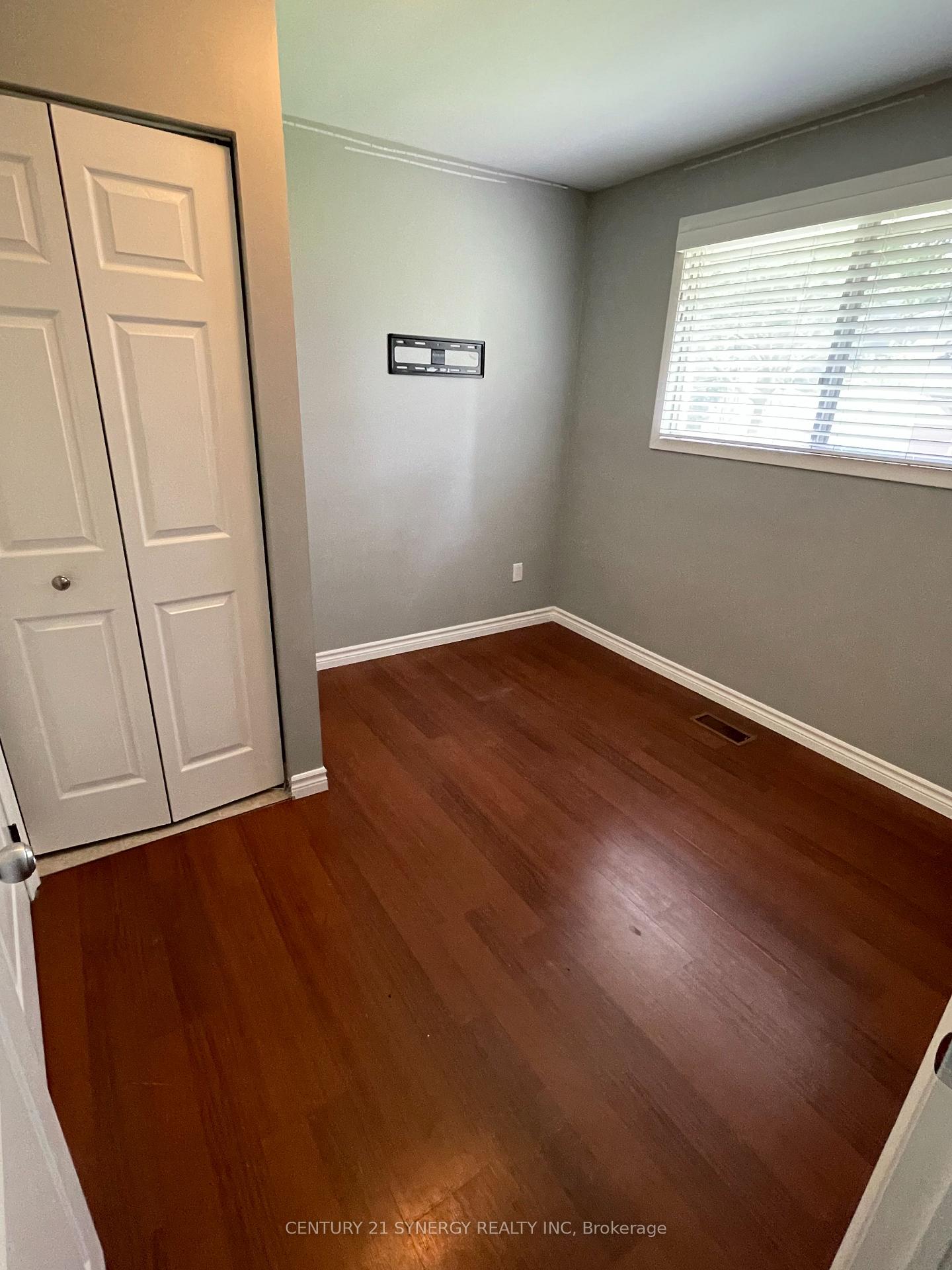 Photo 10 of Unit Upper, 275 Toll Gate Boulevard, Waterloo, Lakeshore Village — HOMEH