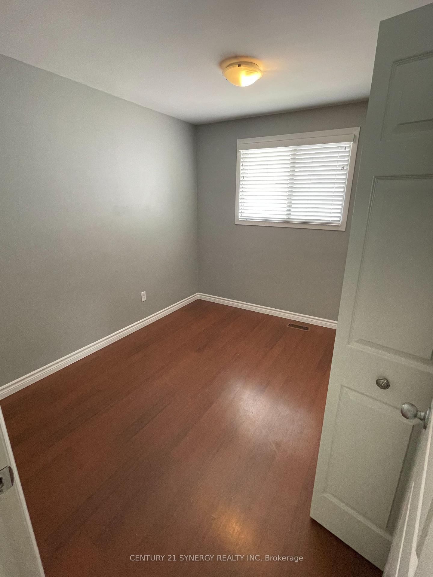 Photo 11 of Unit Upper, 275 Toll Gate Boulevard, Waterloo, Lakeshore Village — HOMEH