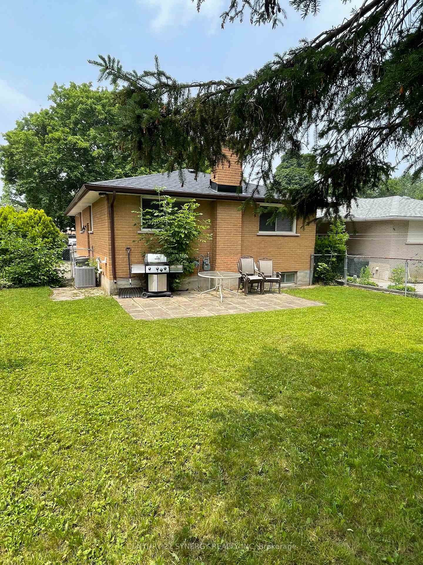 Photo 14 of Unit Upper, 275 Toll Gate Boulevard, Waterloo, Lakeshore Village — HOMEH