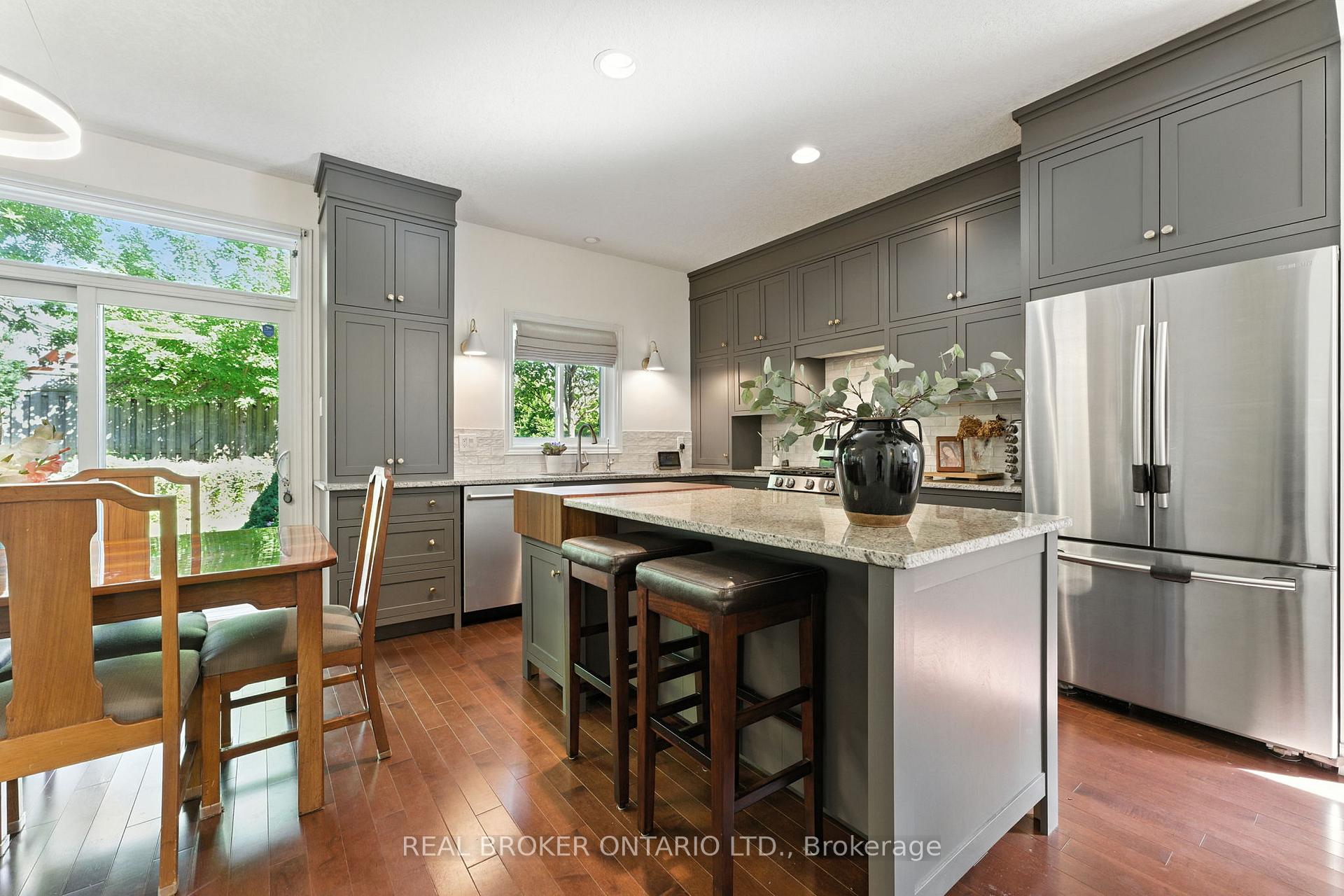 Photo 4 of 506 Eastbridge Boulevard, Waterloo, Eastbridge — HOMEH