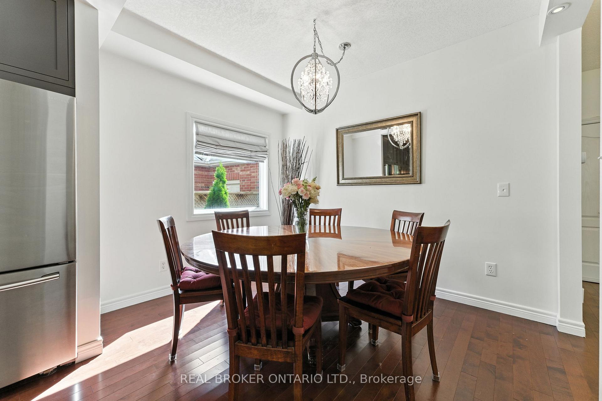 Photo 12 of 506 Eastbridge Boulevard, Waterloo, Eastbridge — HOMEH