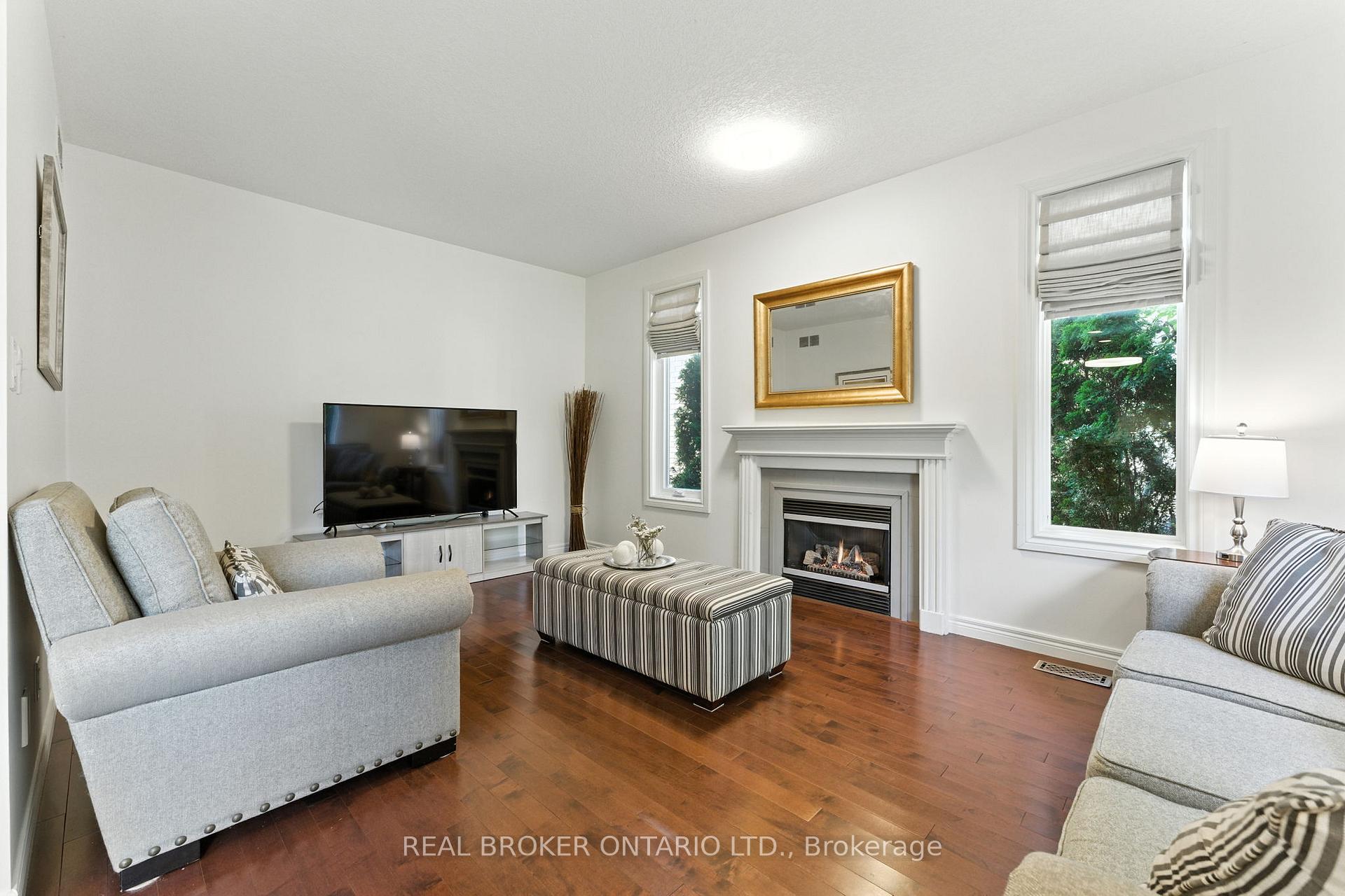 Photo 14 of 506 Eastbridge Boulevard, Waterloo, Eastbridge — HOMEH