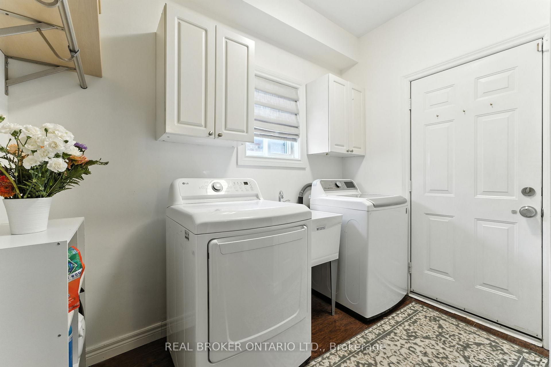 Photo 17 of 506 Eastbridge Boulevard, Waterloo, Eastbridge — HOMEH