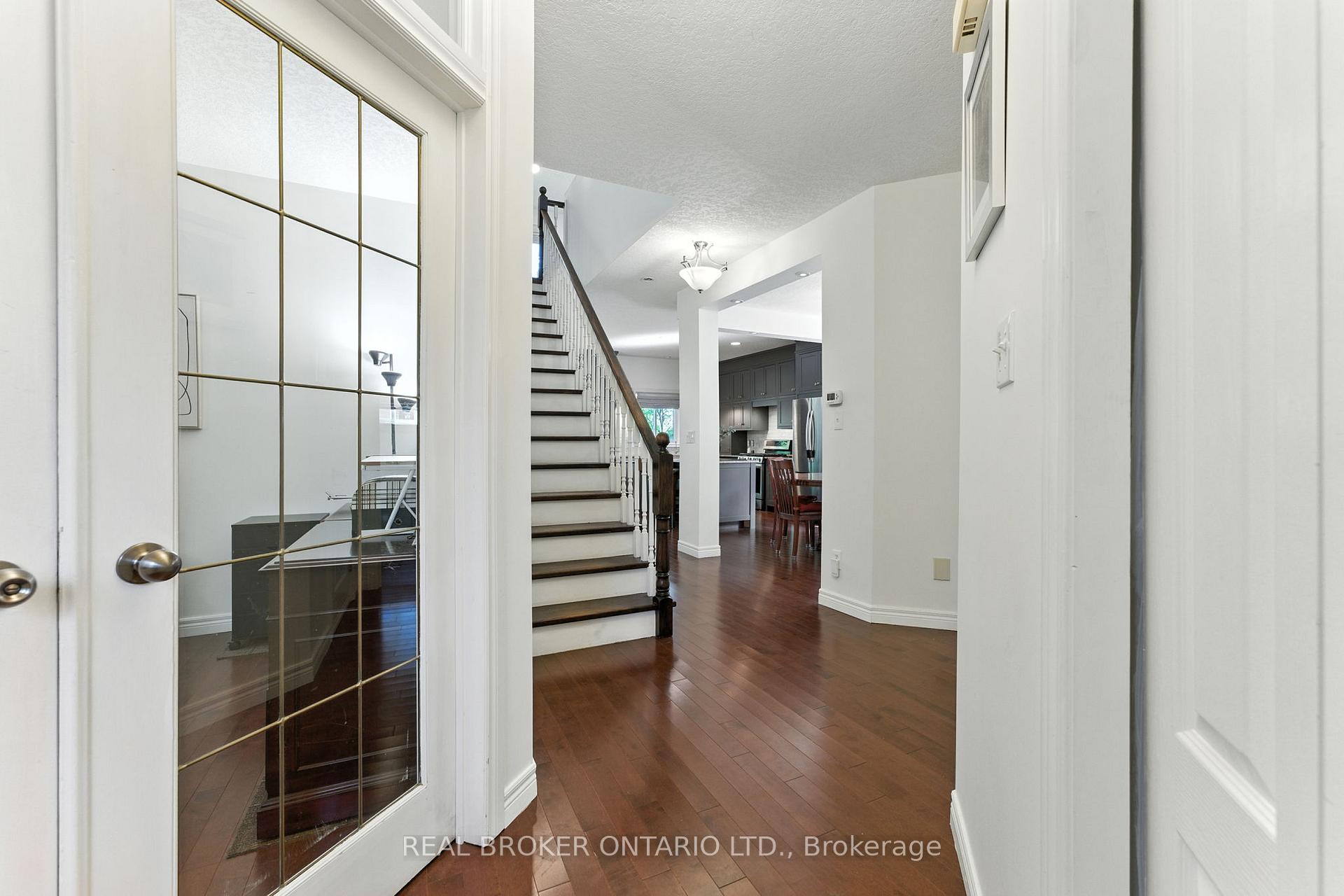 Photo 18 of 506 Eastbridge Boulevard, Waterloo, Eastbridge — HOMEH
