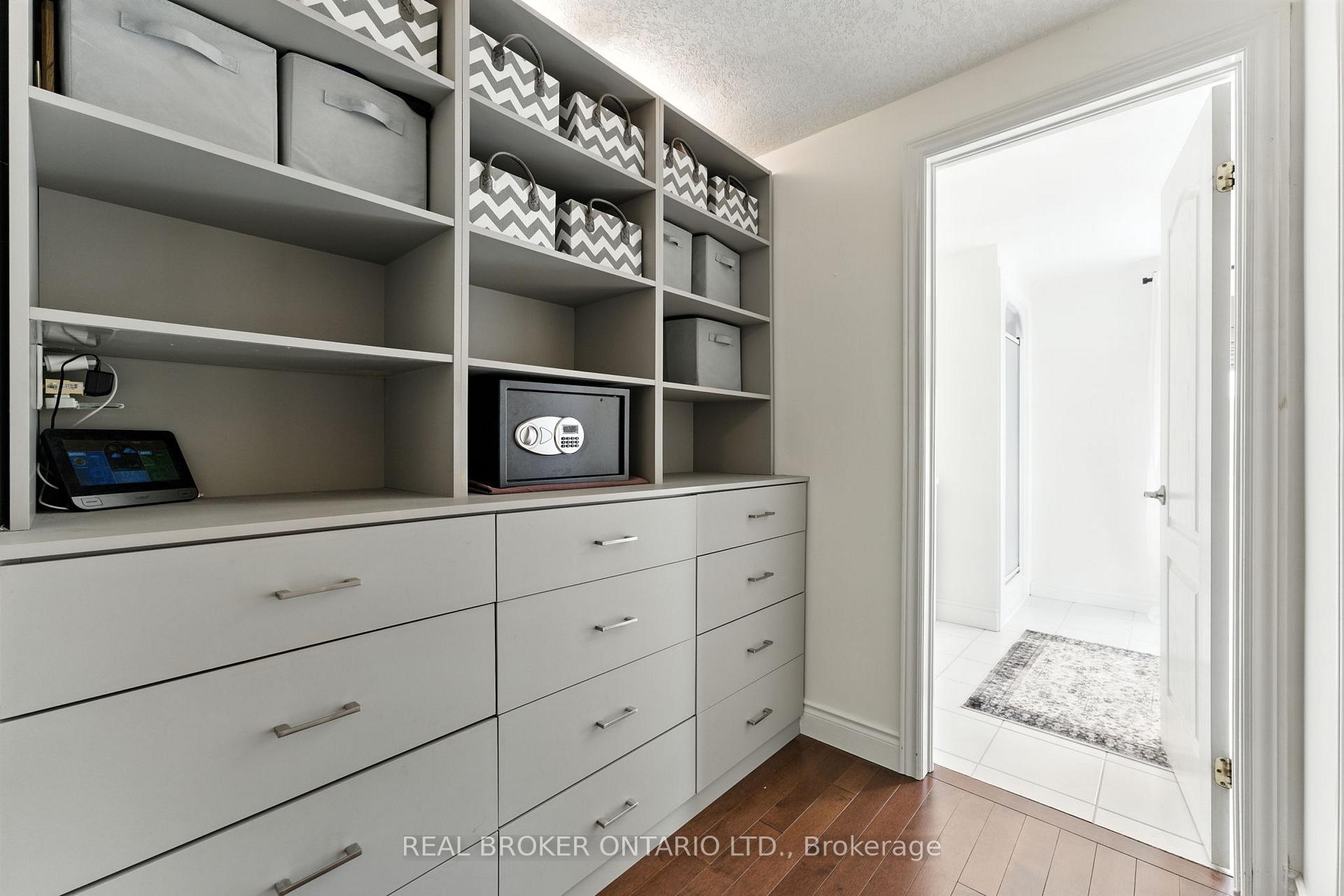 Photo 21 of 506 Eastbridge Boulevard, Waterloo, Eastbridge — HOMEH