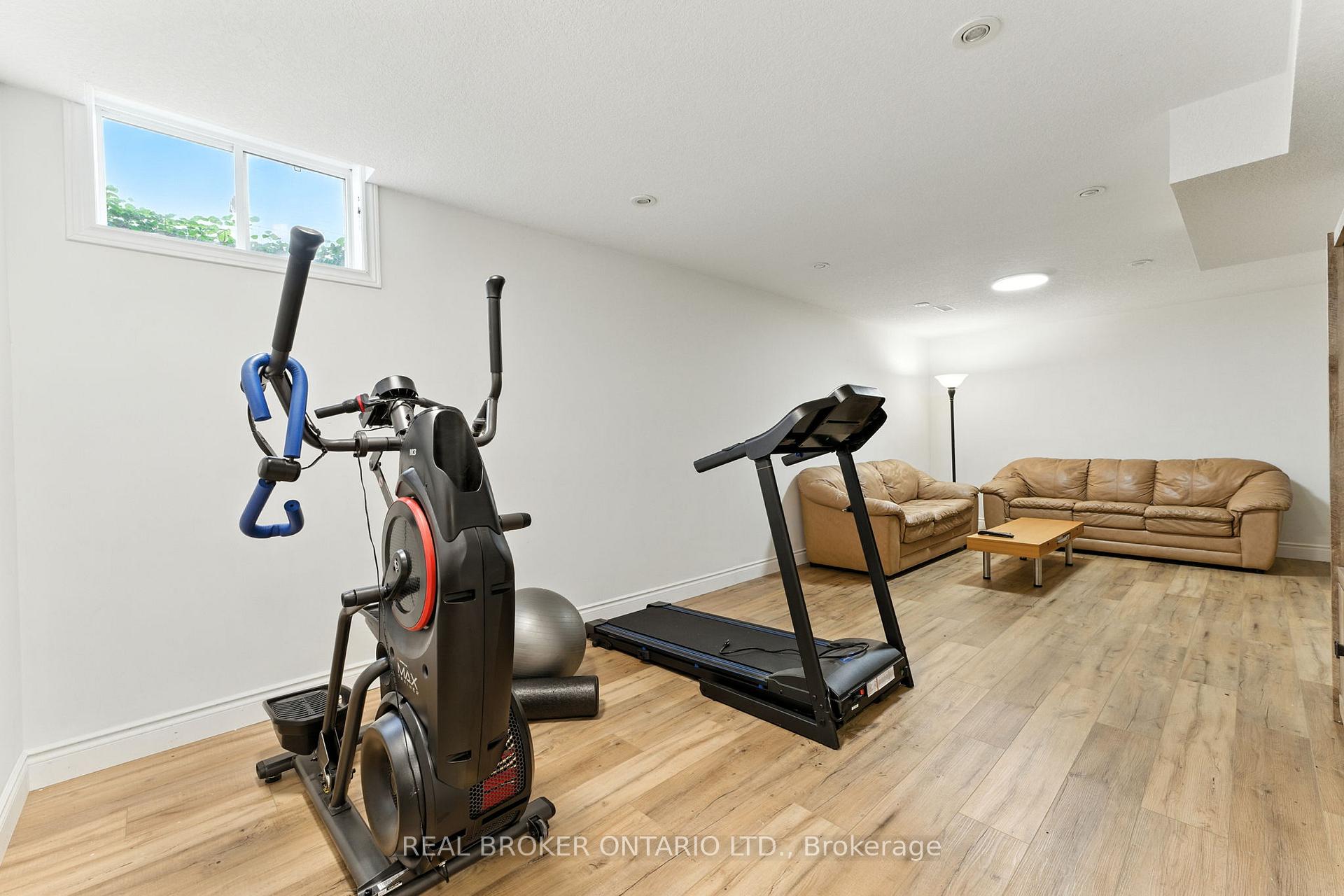 Photo 29 of 506 Eastbridge Boulevard, Waterloo, Eastbridge — HOMEH